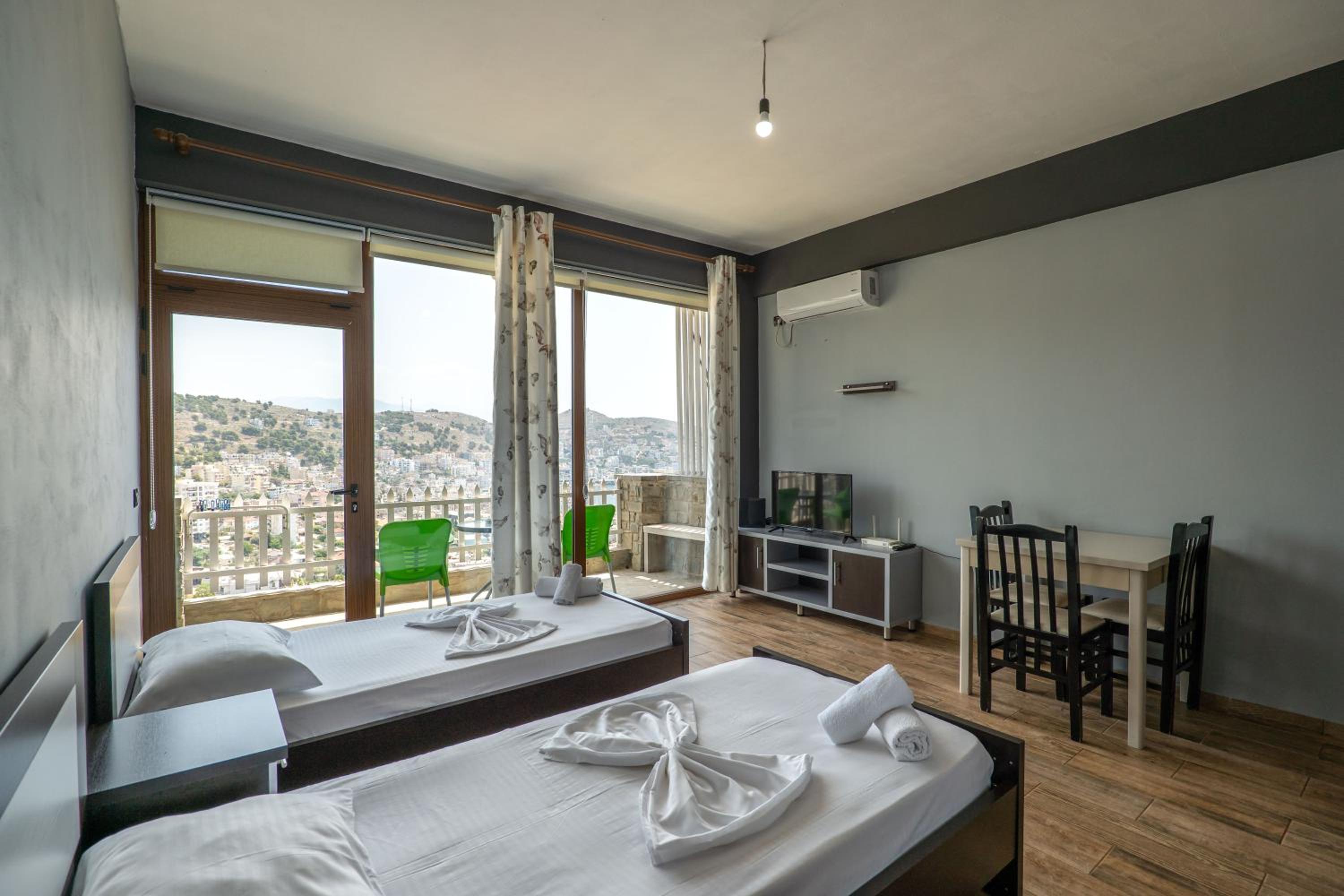 Denis Apartments