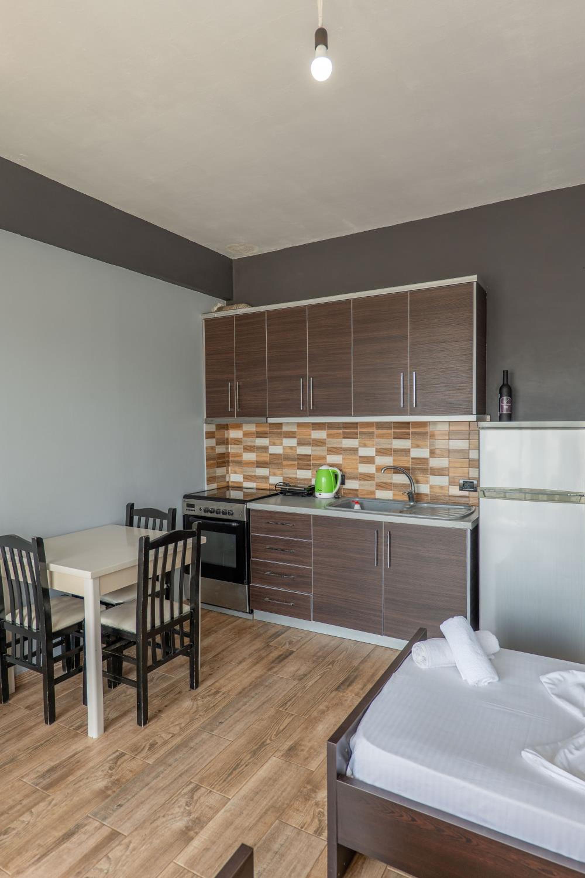 Denis Apartments
