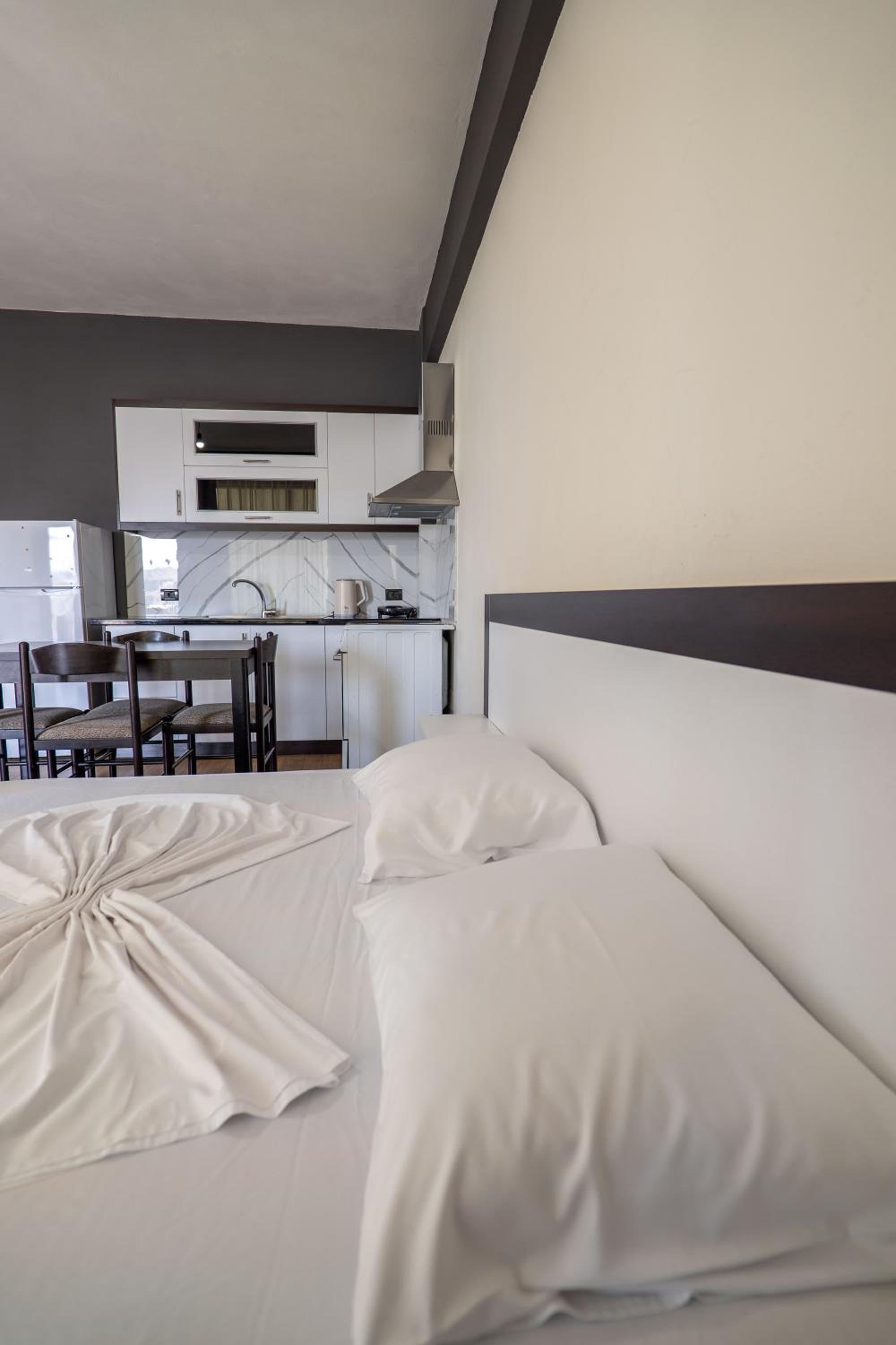 Denis Apartments