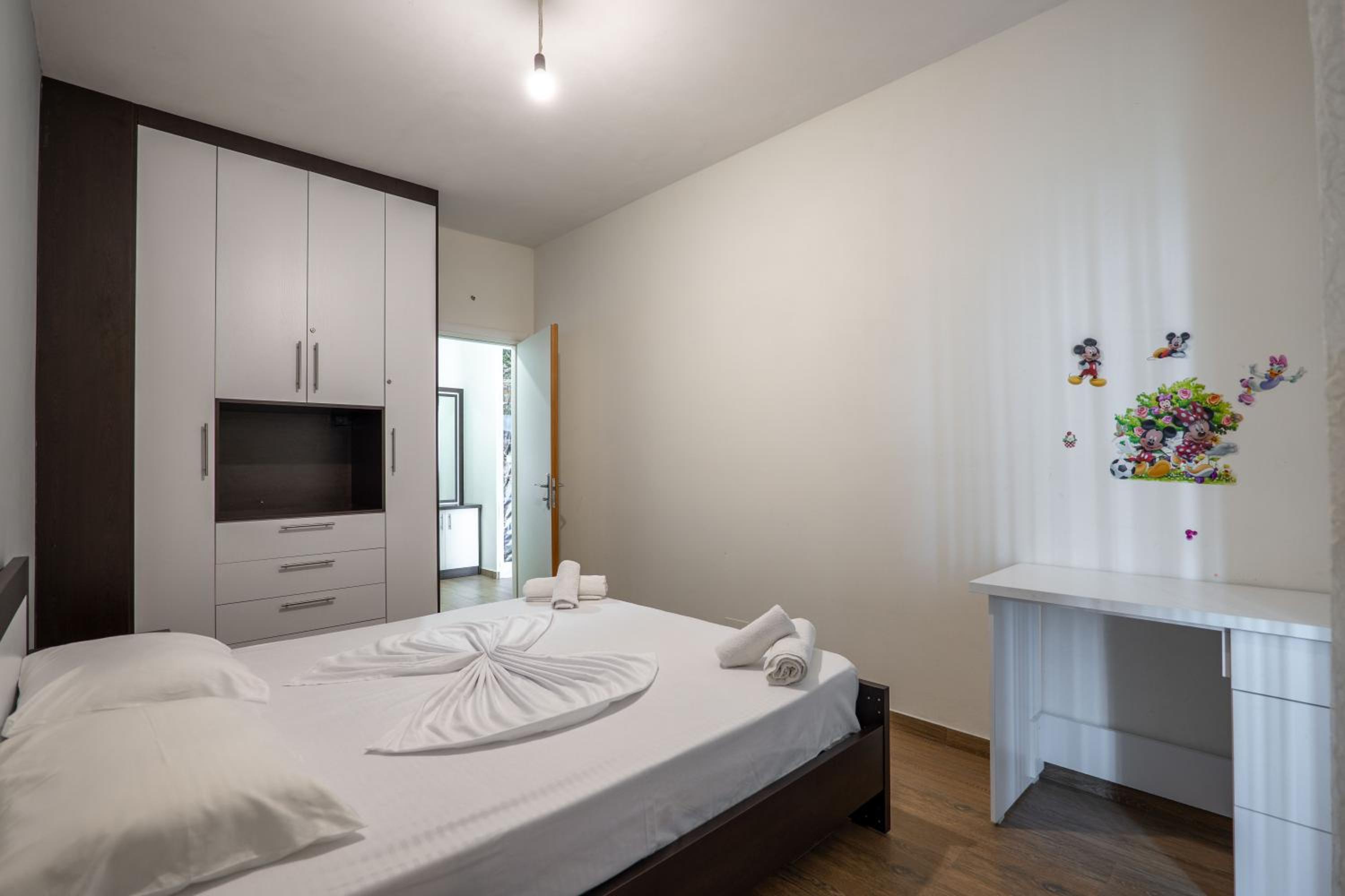 Denis Apartments