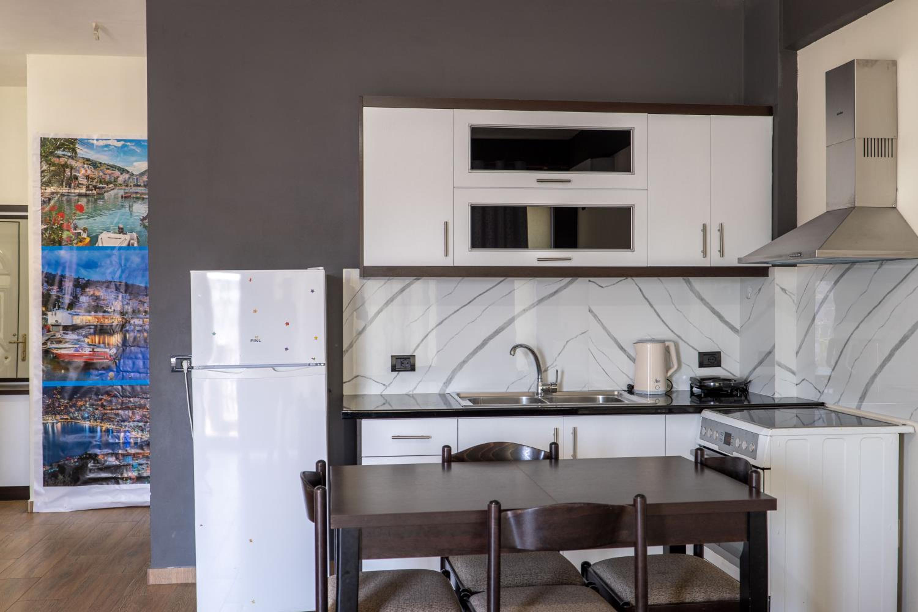 Denis Apartments