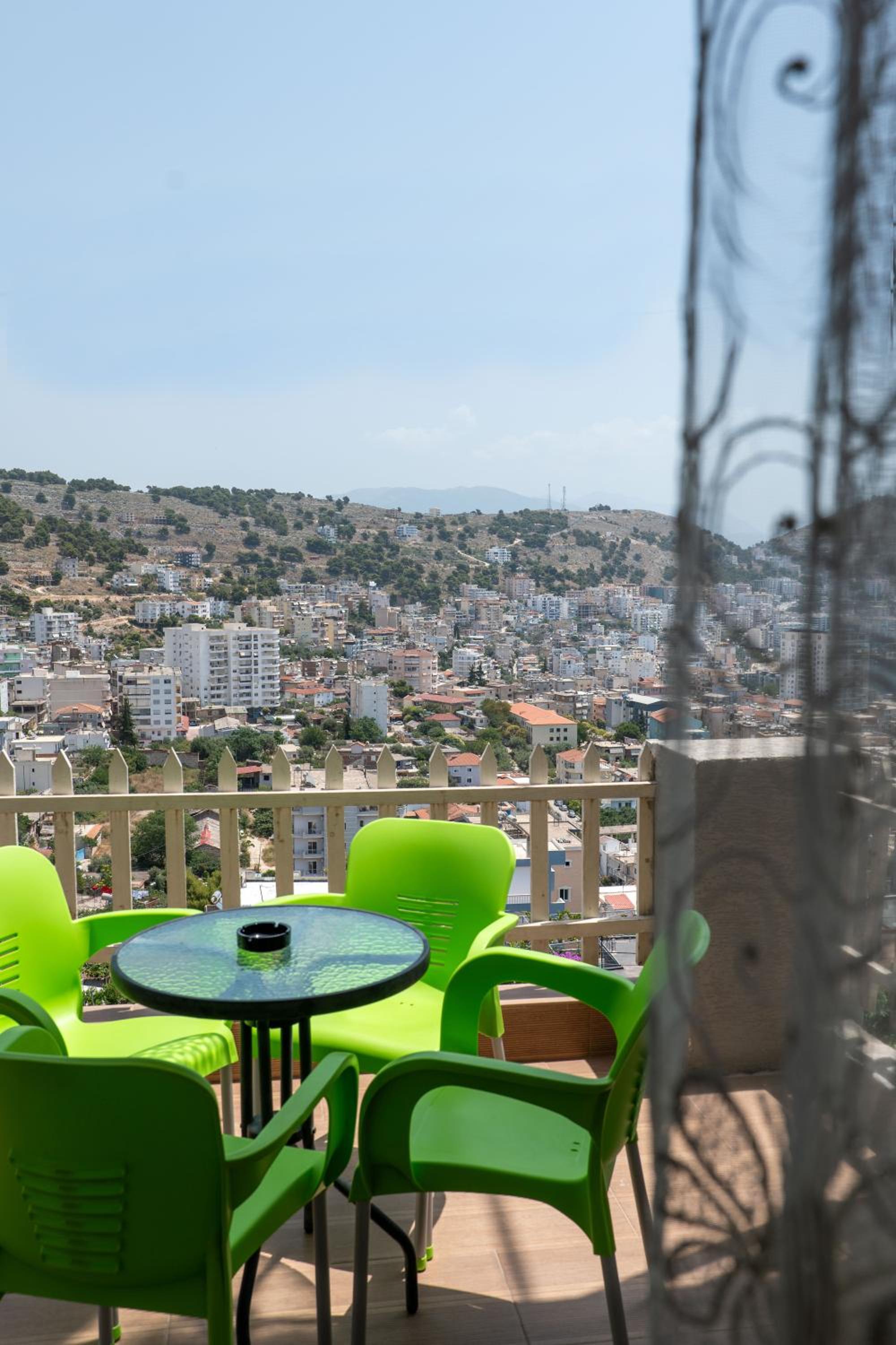 Denis Apartments
