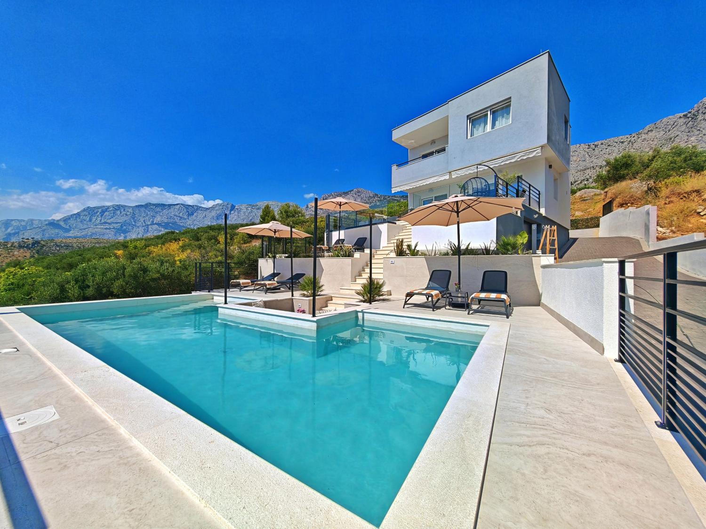 Luxury Holiday Home Dioniz view 2