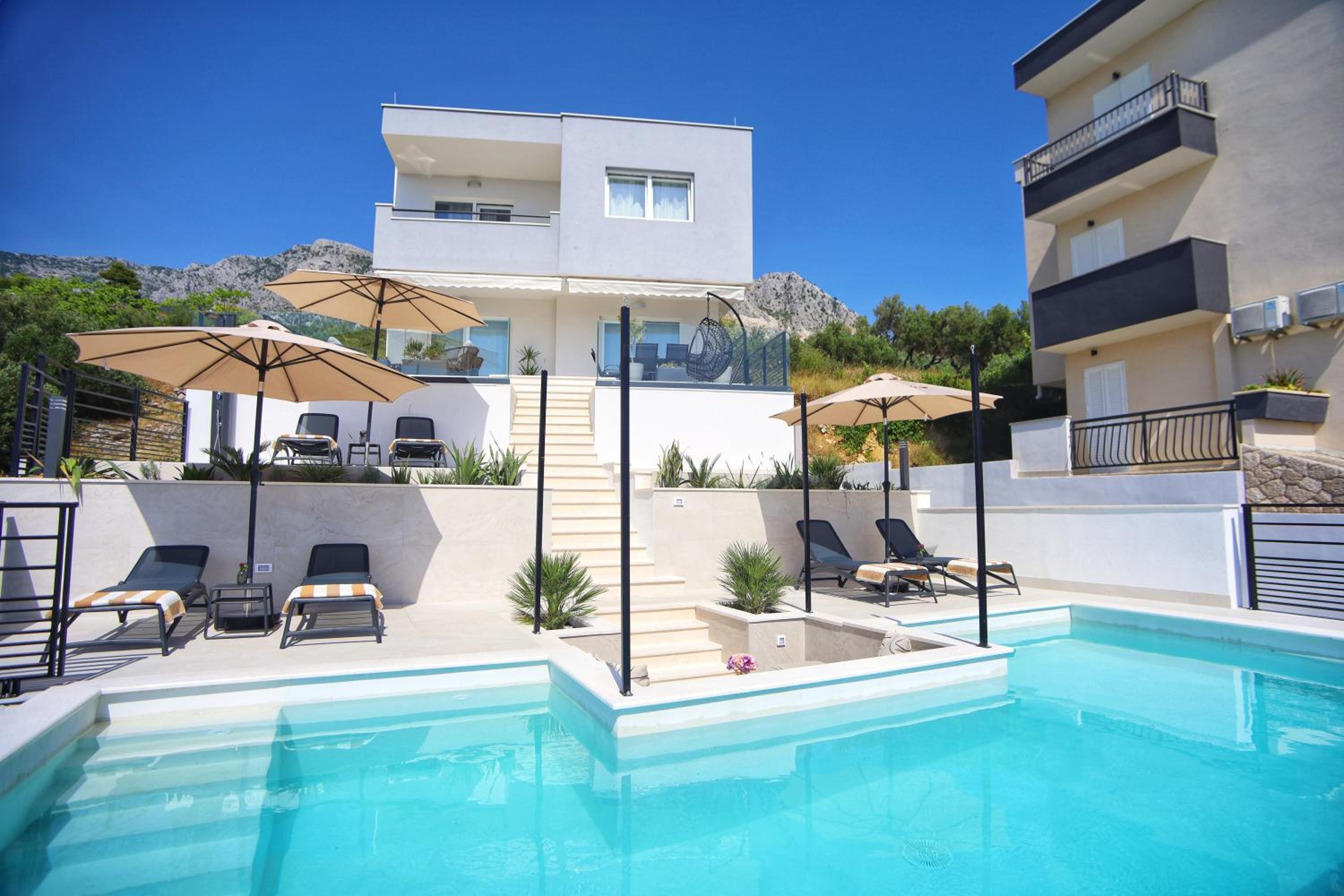 Luxury Holiday Home Dioniz view 3