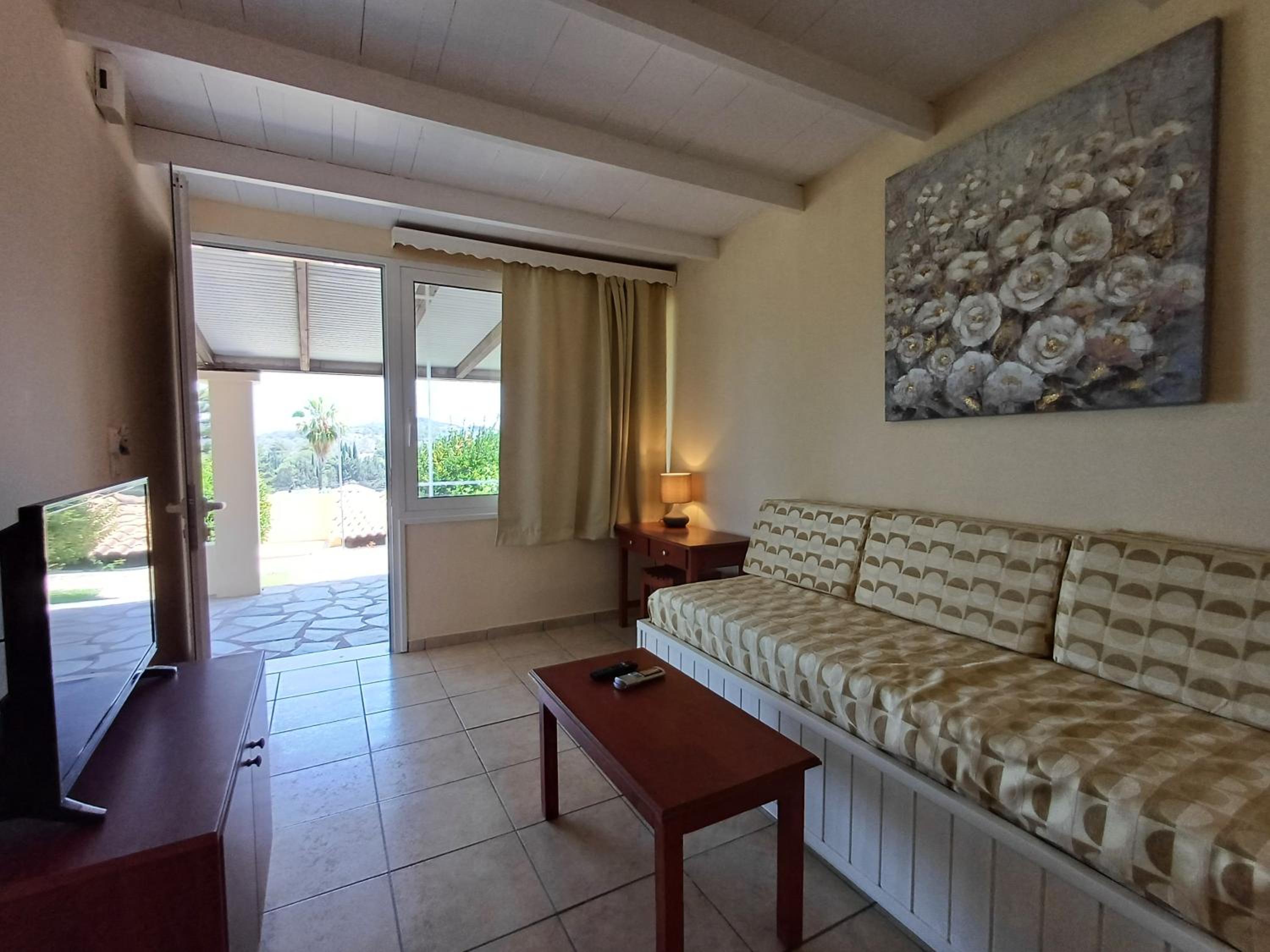 Penelope Apartment Hotel