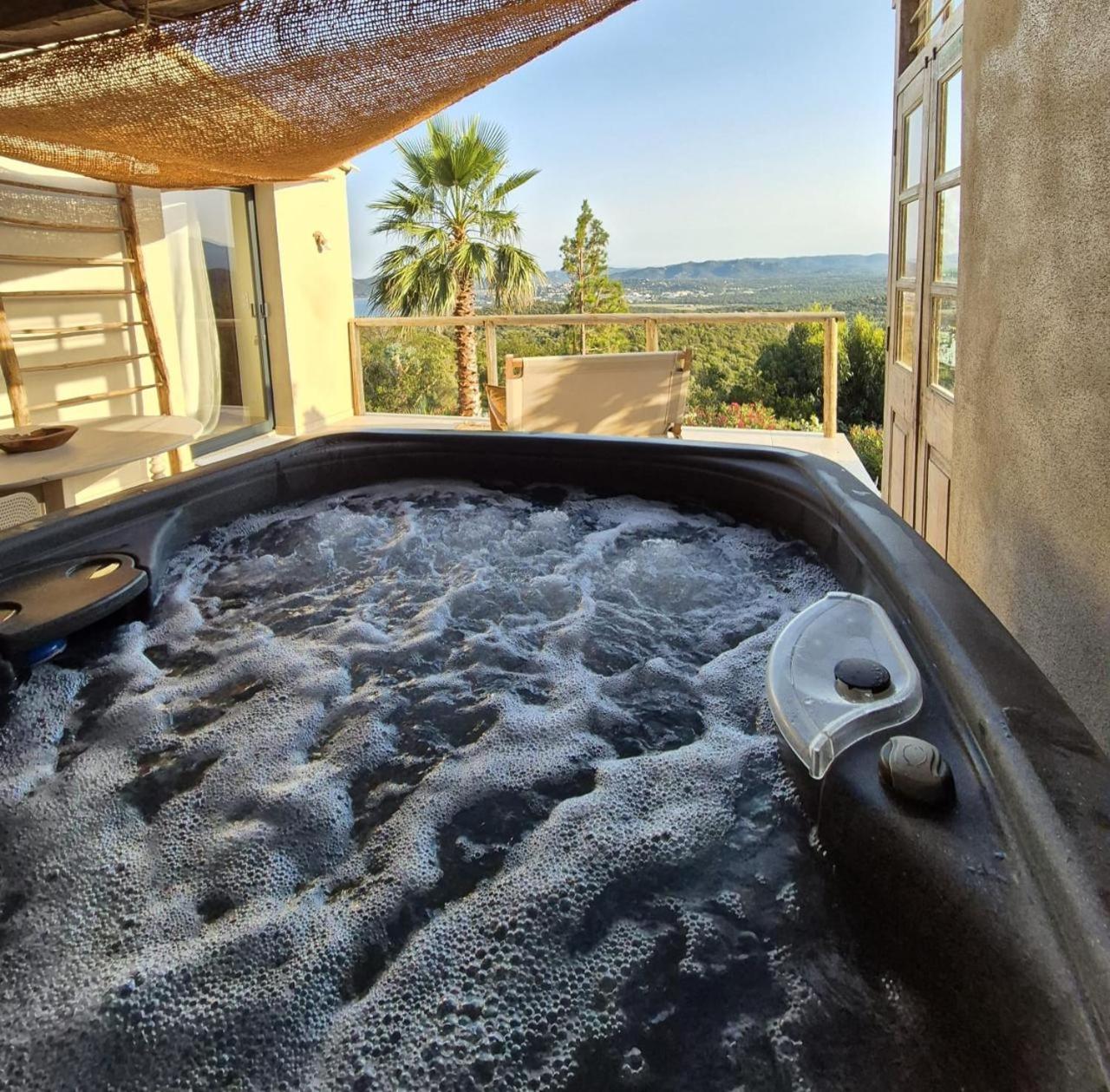 Villa L'Arbousière view 5