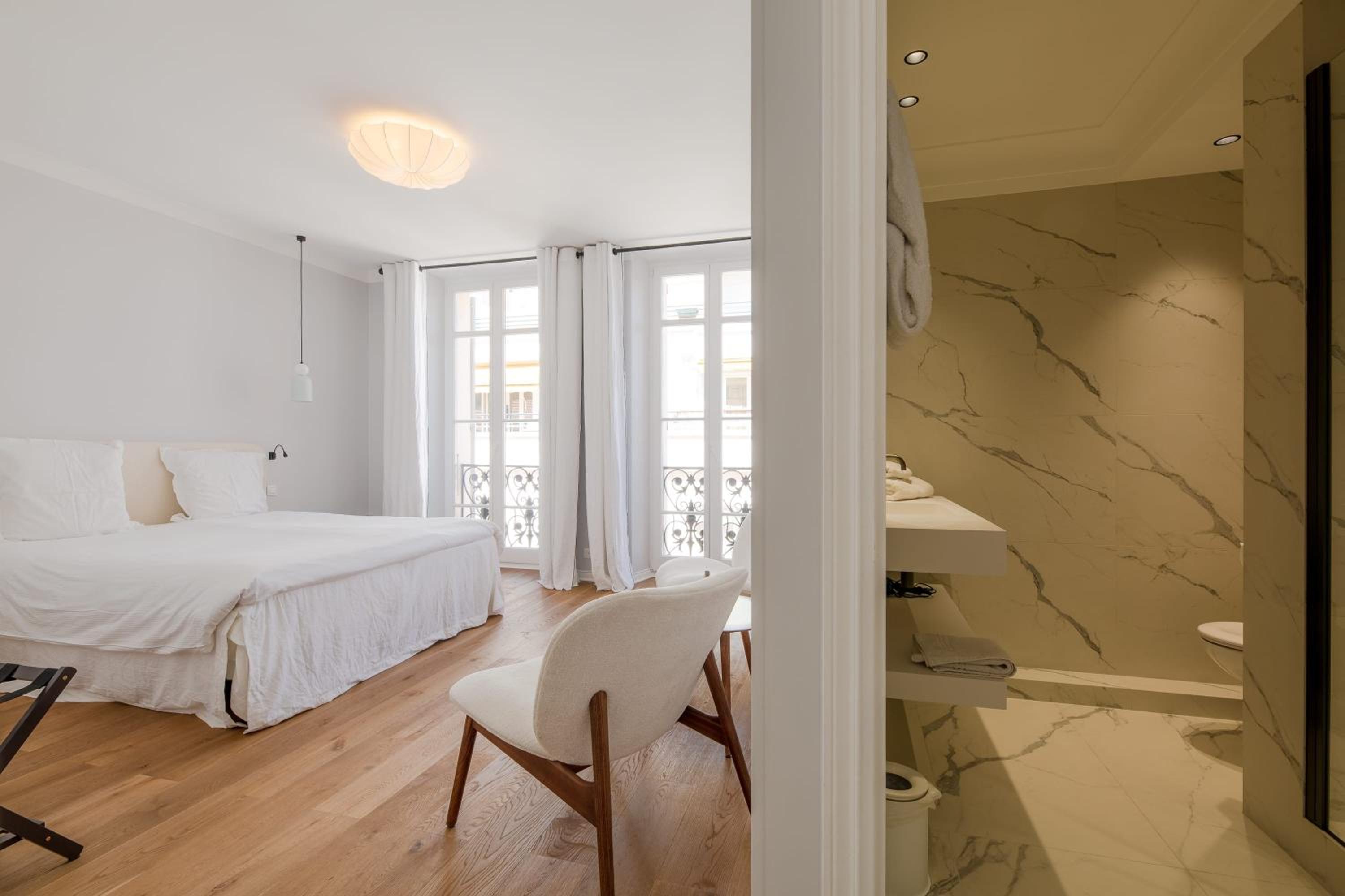 La Guitare 31 - Nice, modern studio in center of Cannes, right behind Grand Hotel view 2