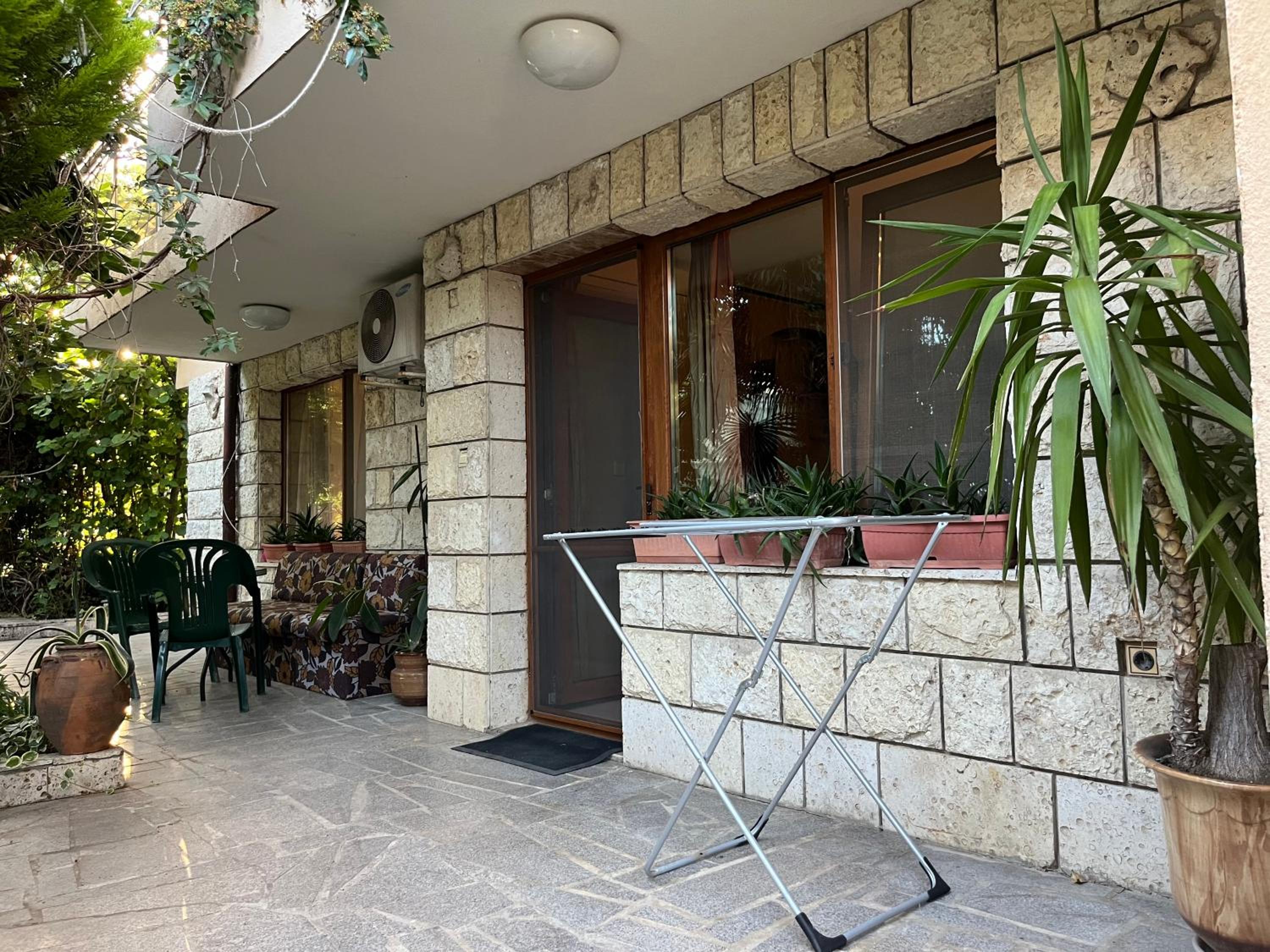 Paunovi Guest House