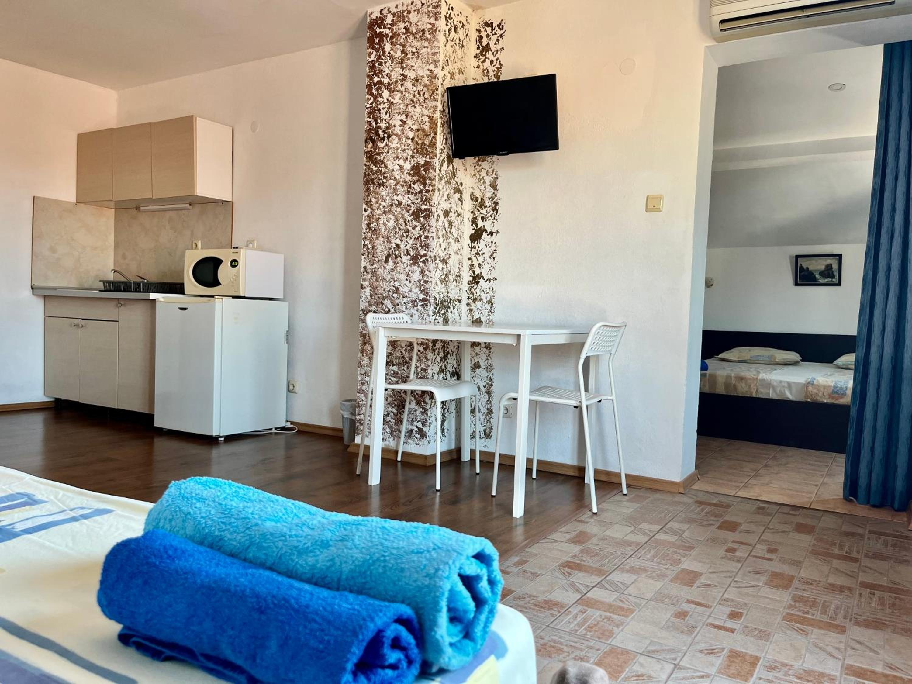 Paunovi Guest House