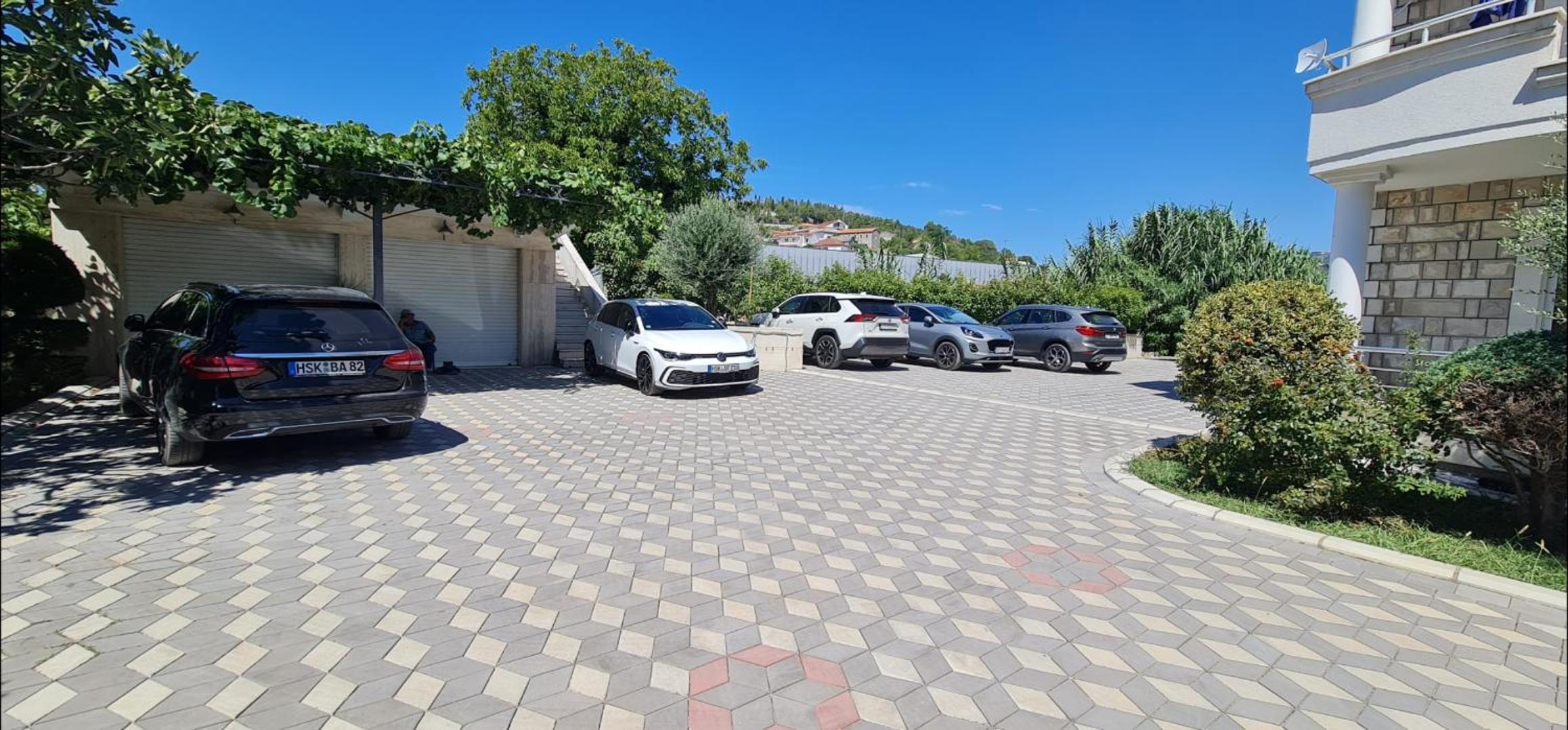 Meti Apartments photo 5