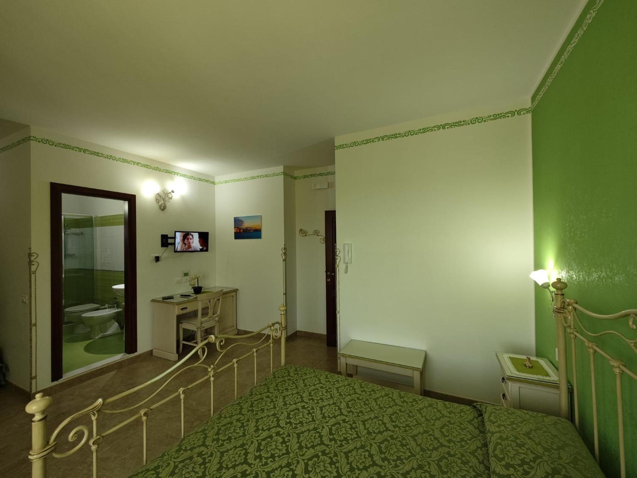 Photo 25