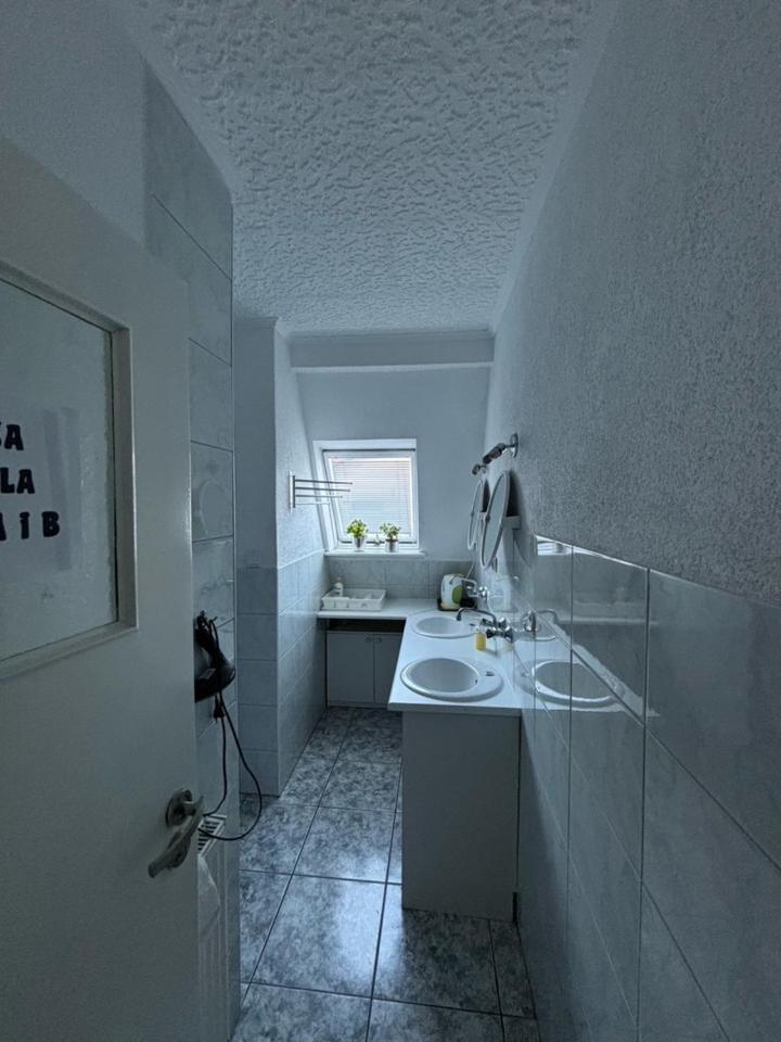 Photo 33