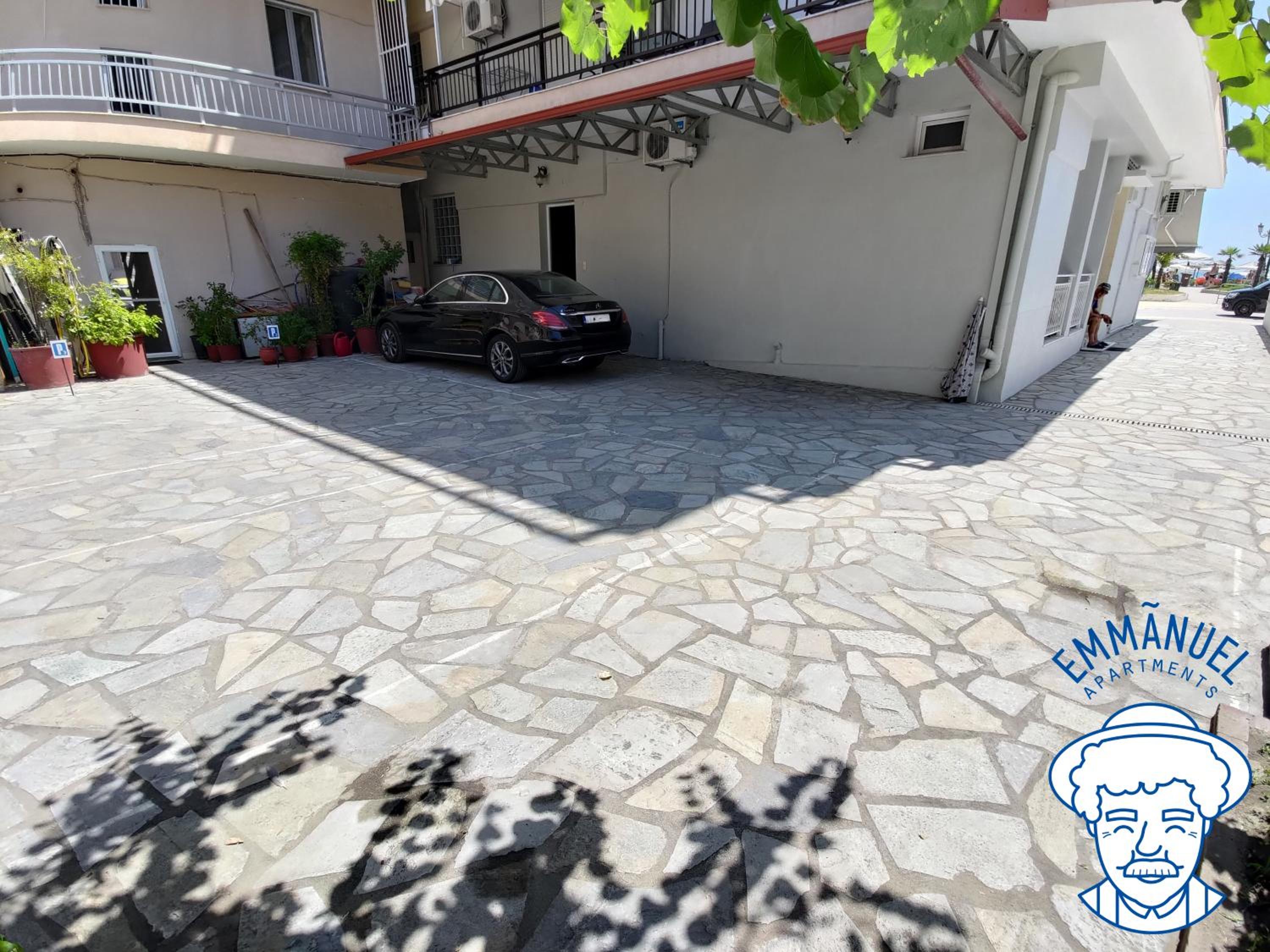 Emmanuel Apartments photo 3
