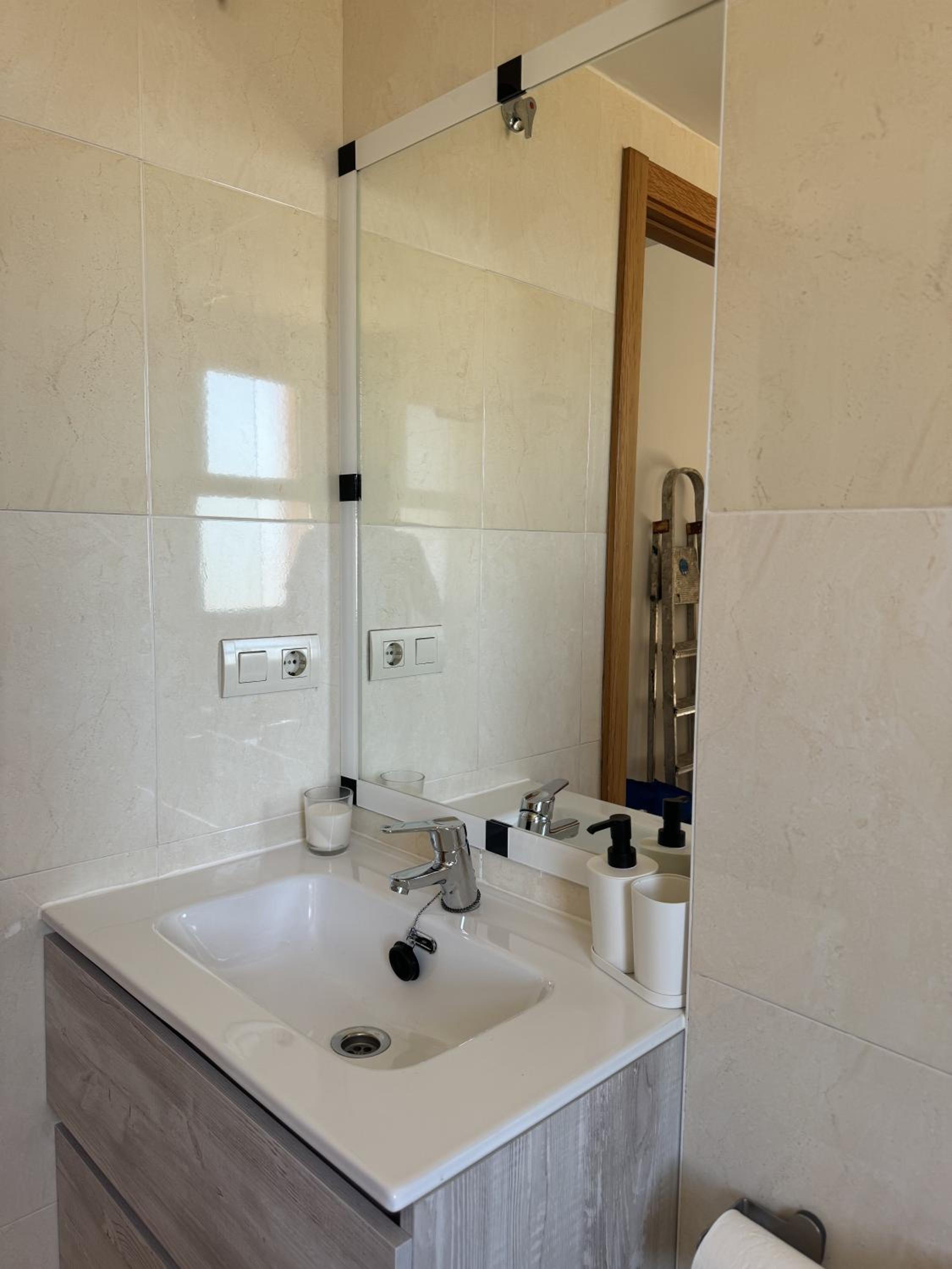 Apartamento Teatinos, Metro, Free Parking & Pool