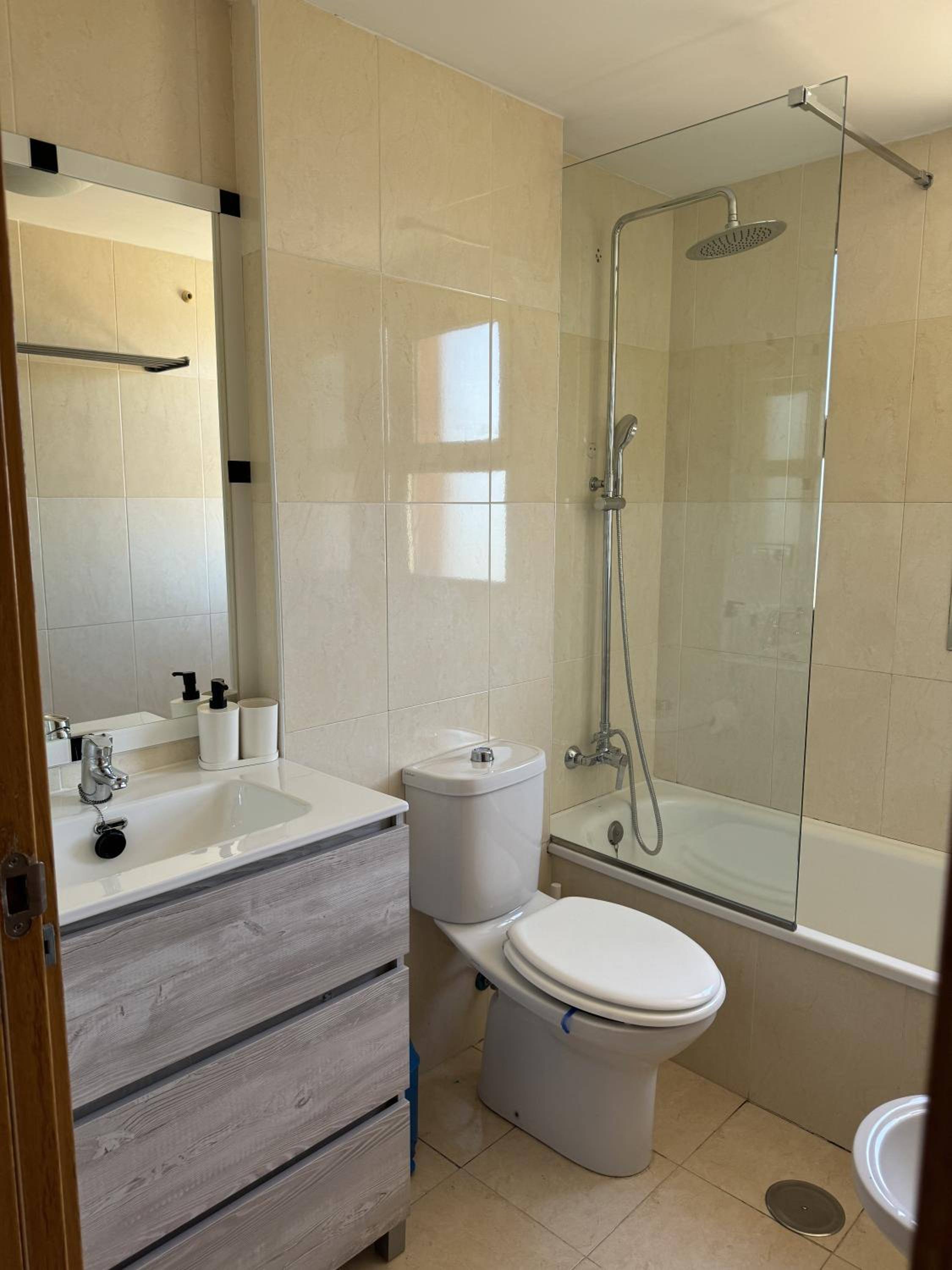 Apartamento Teatinos, Metro, Free Parking & Pool