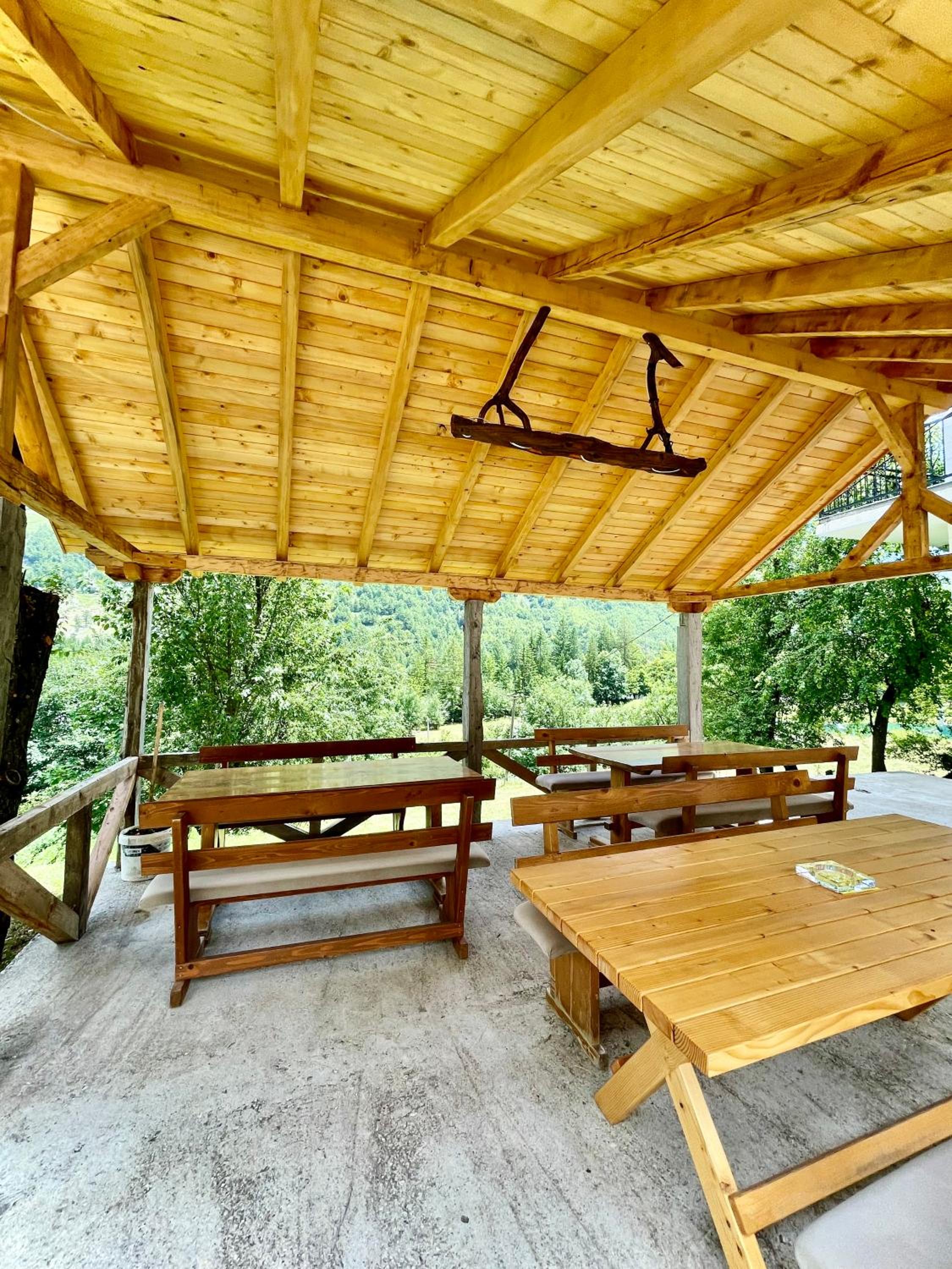 Lazer Çardaku Guesthouse