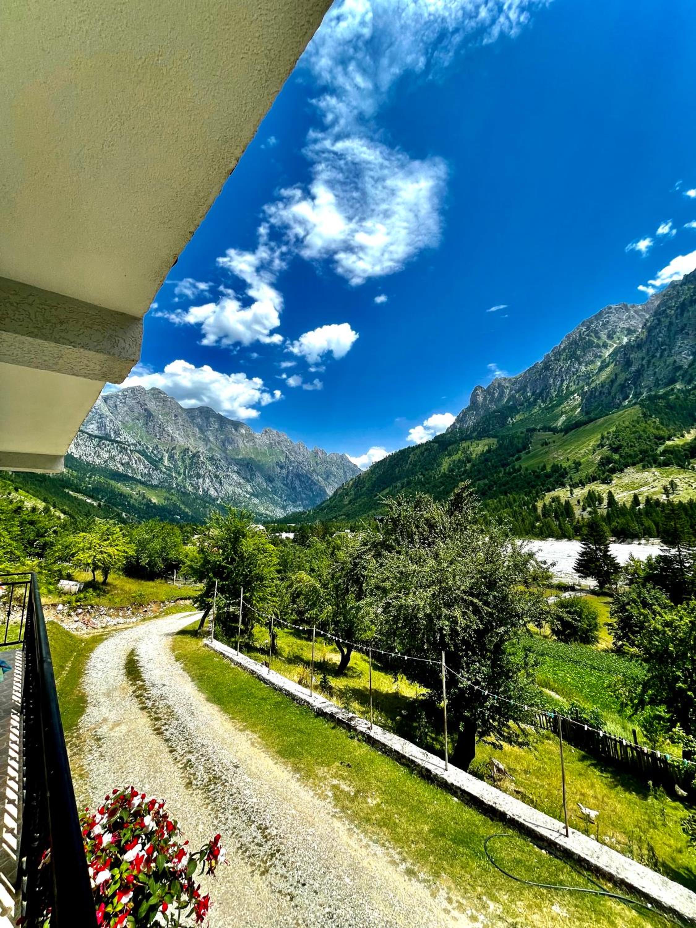 Lazer Çardaku Guesthouse