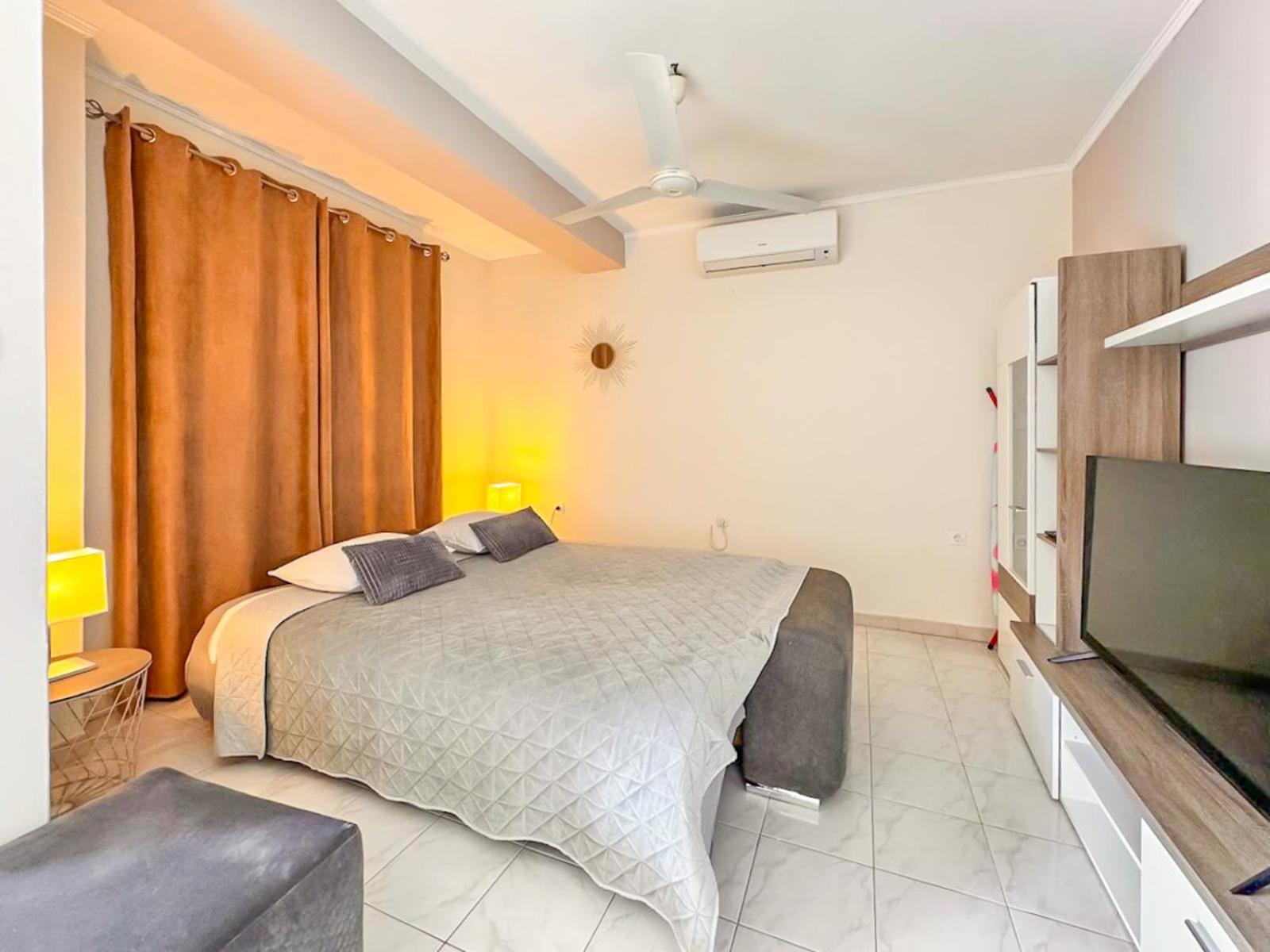 Studio Vesna with a terrace and sea view view 3
