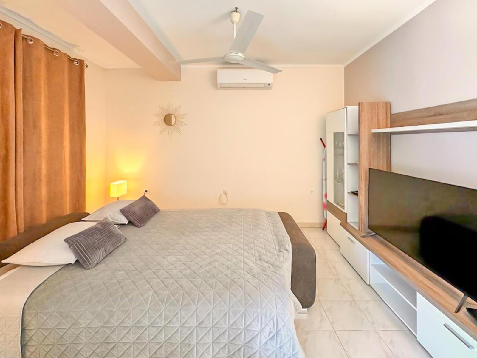 Studio Vesna with a terrace and sea view view 4