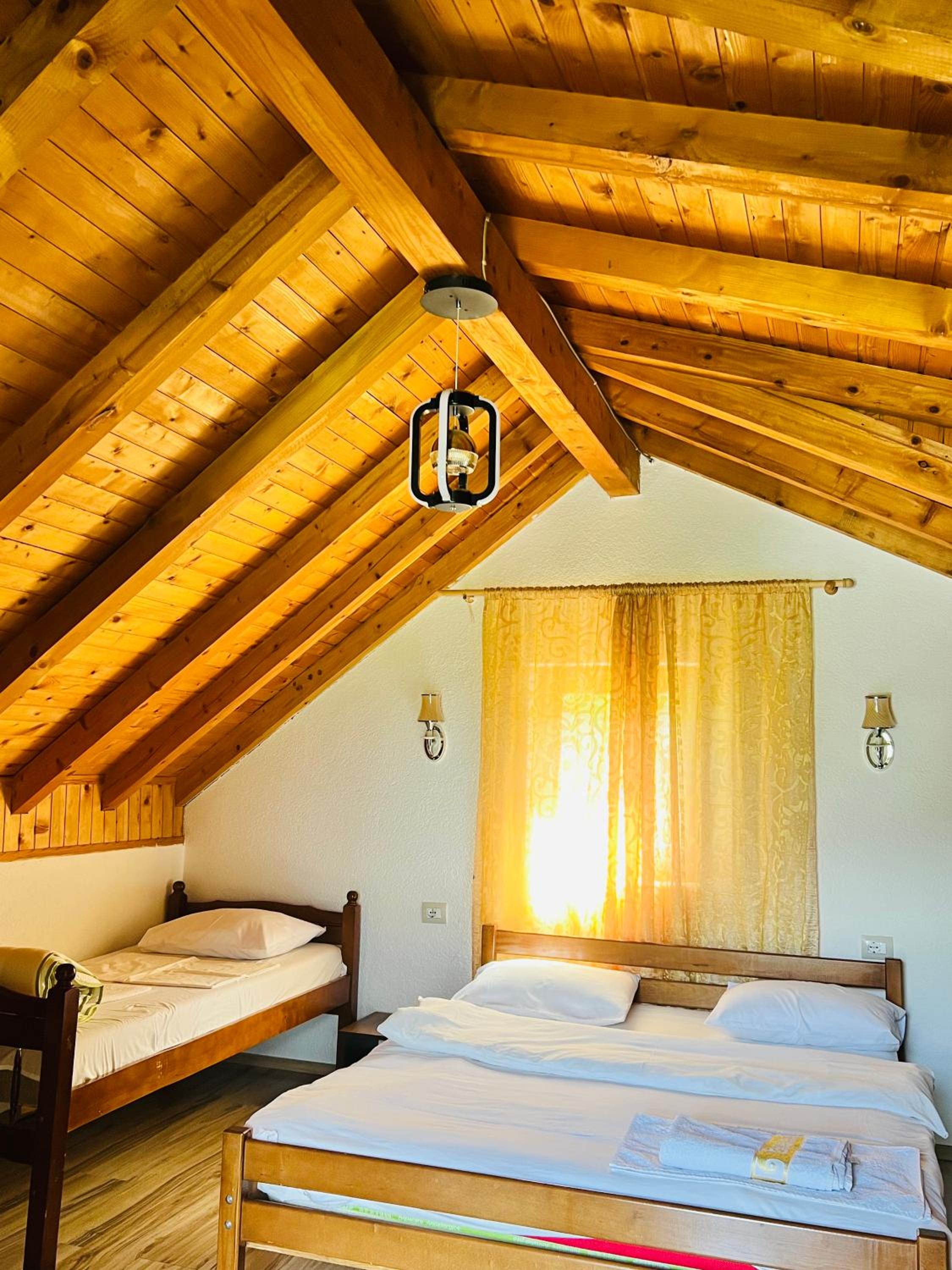 Hotel Krojet e Rrogamit photo 5