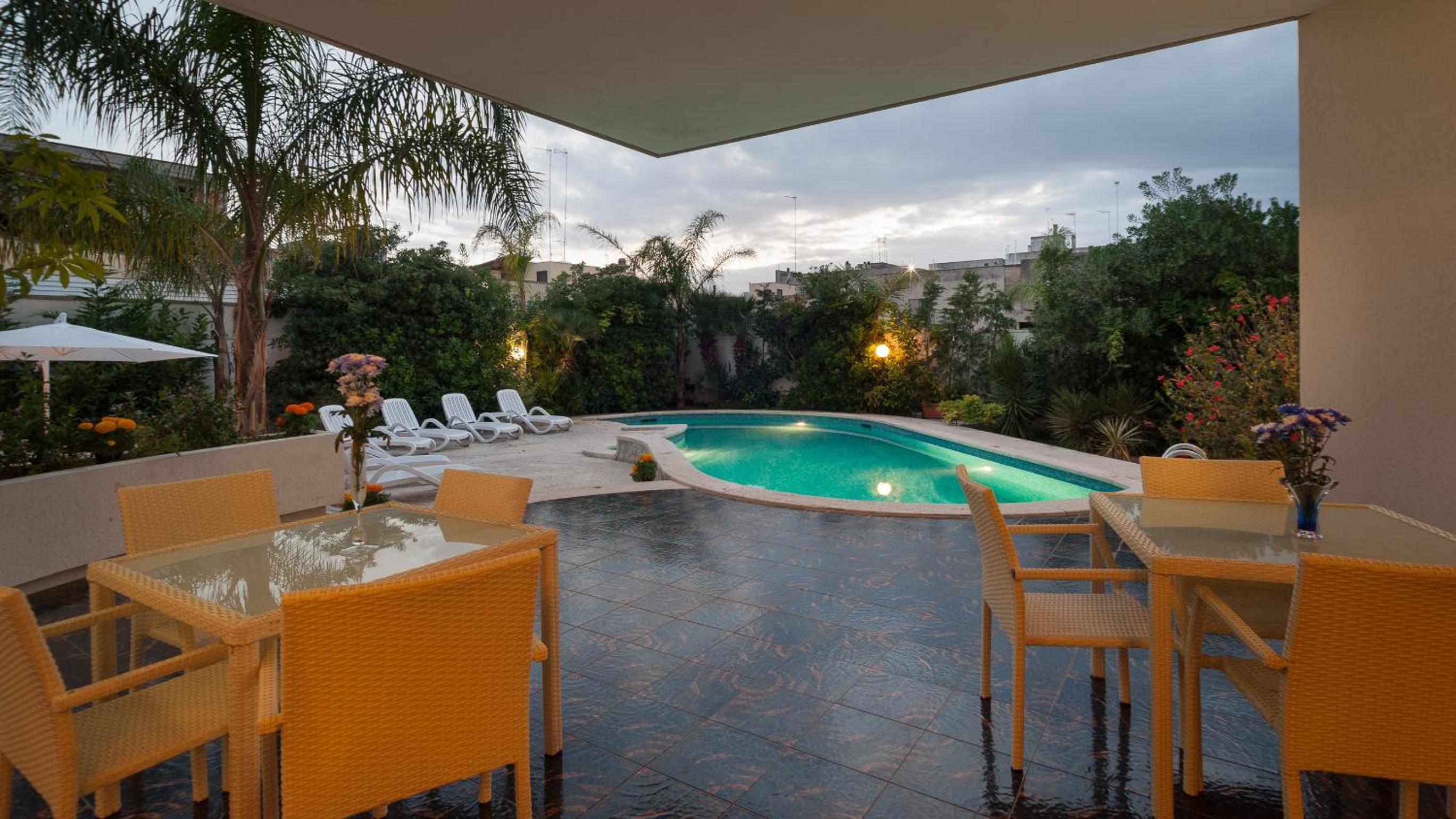 Villa Magnolia Luxury Suites