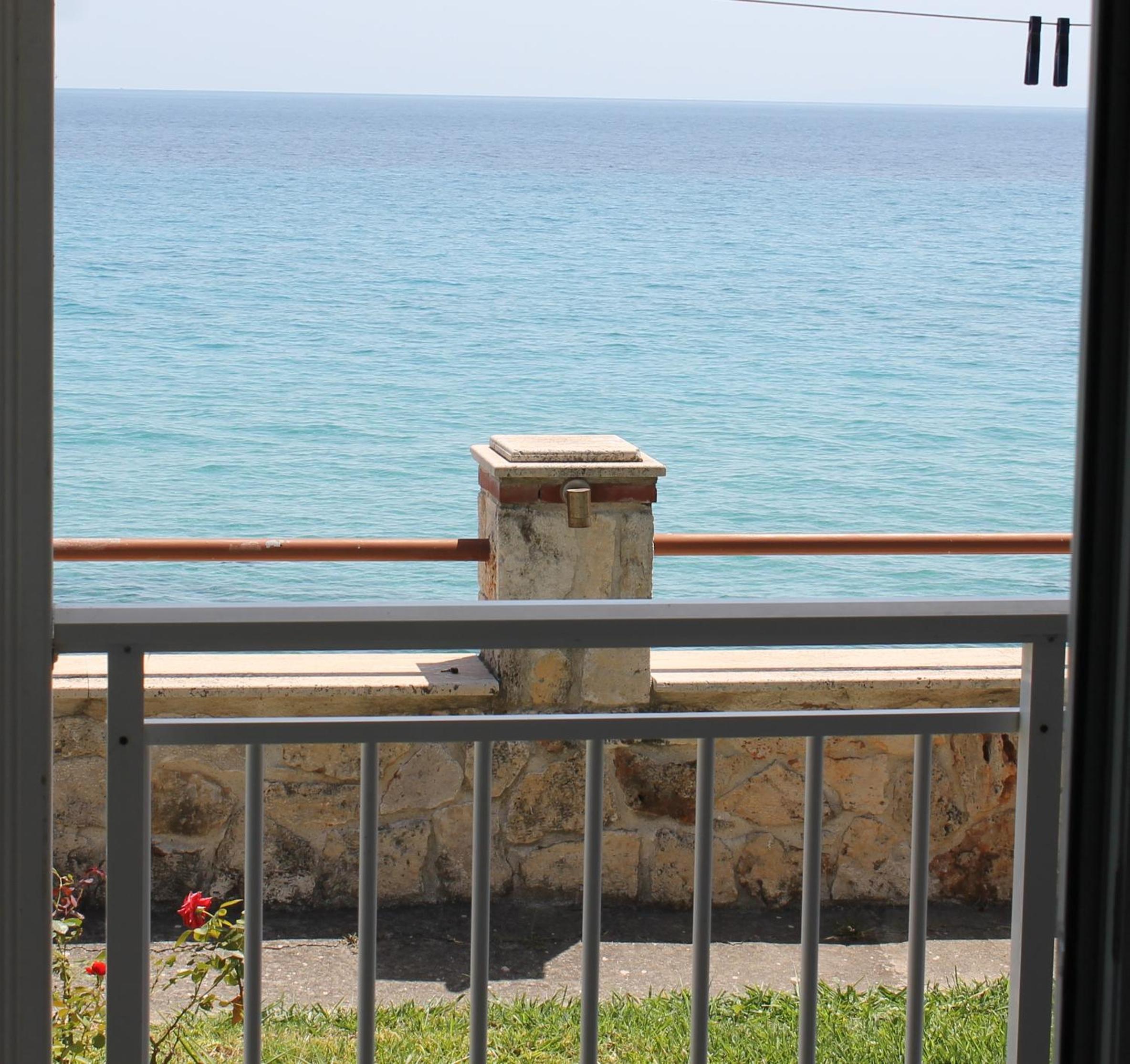 Villa Maria mola view 2