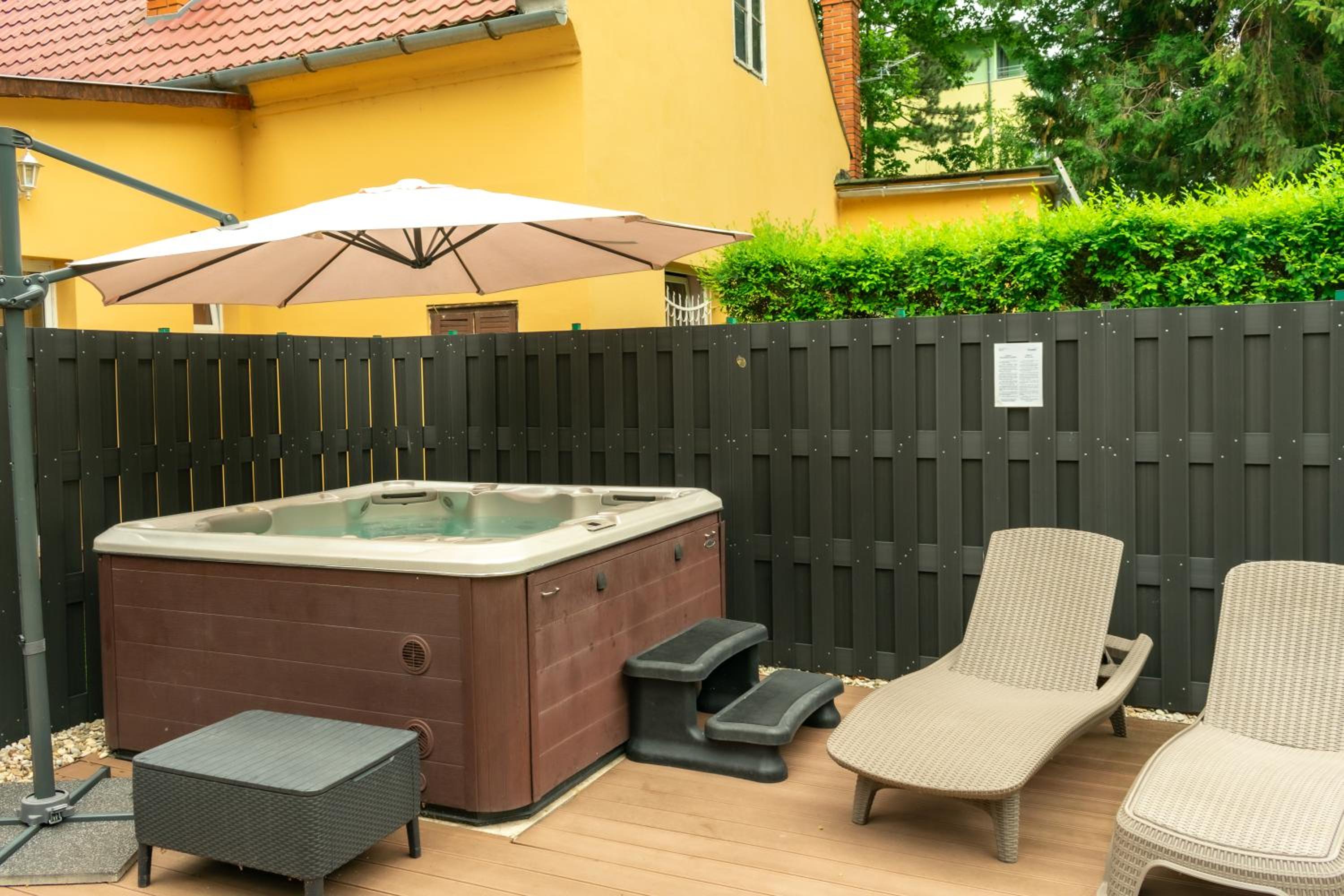 Accomo Apartmanház view 3