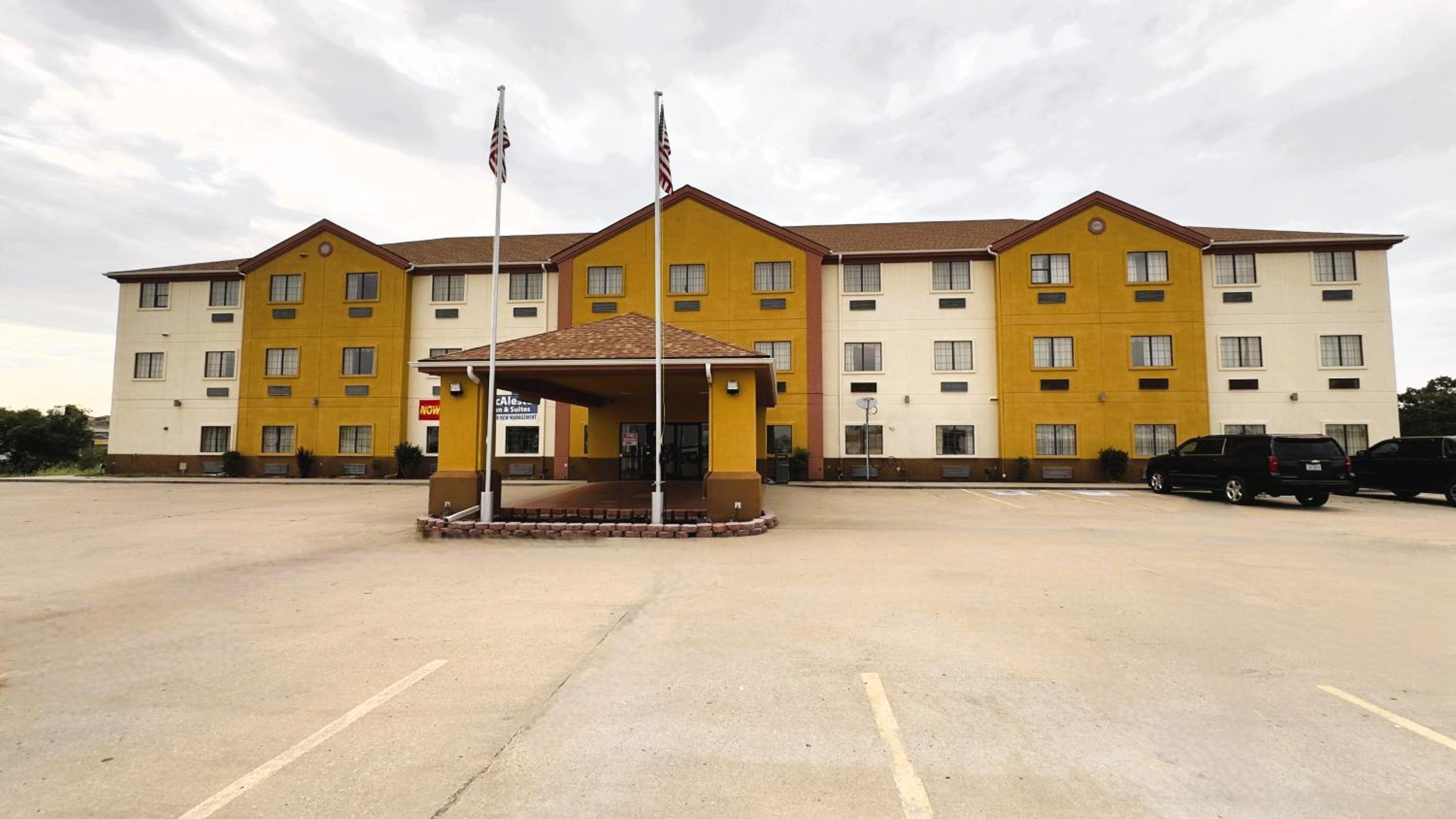 McAlester Vacations - McAlester Inn and Suites - Property Image 1