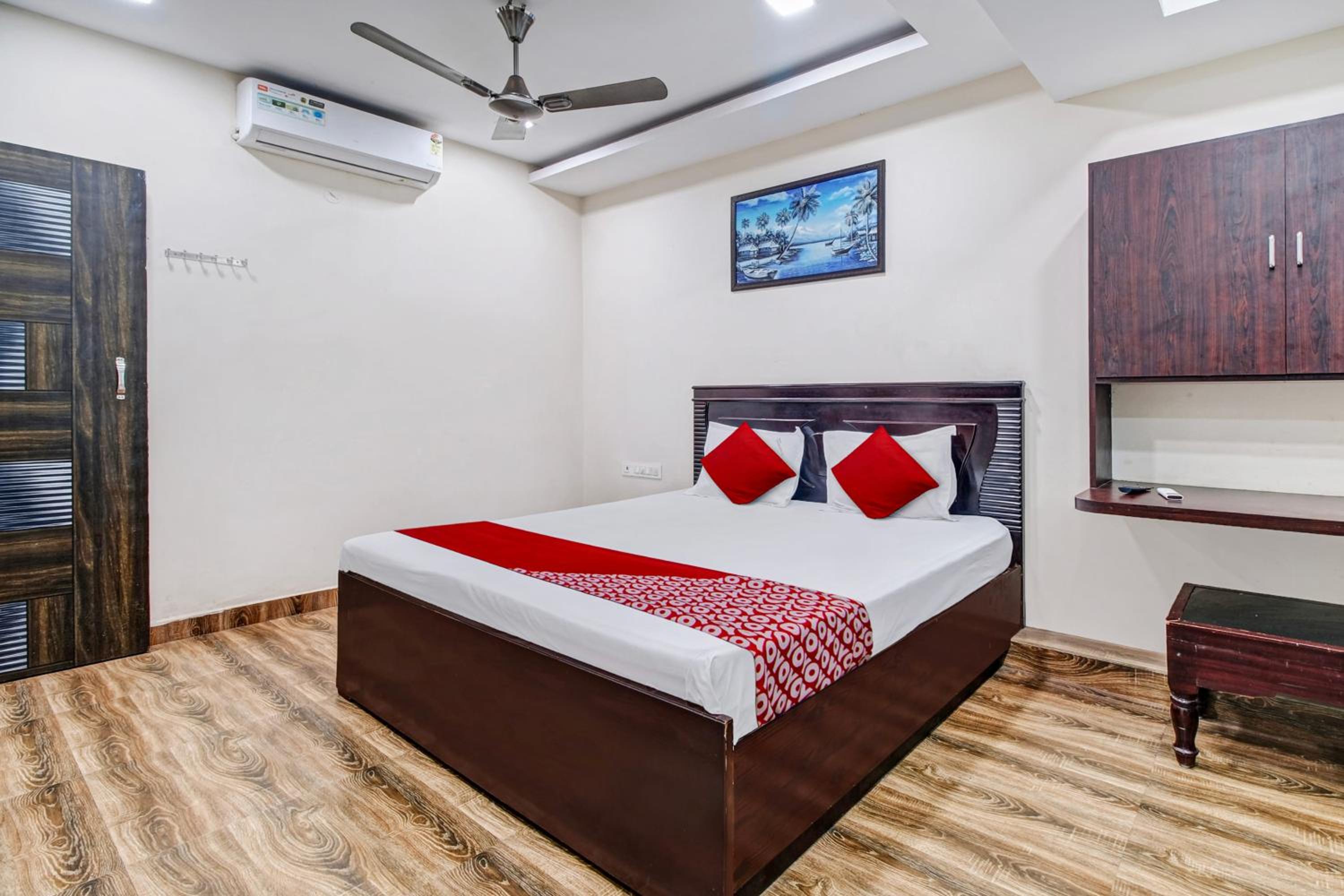 OYO Hotel Soundarya Inn