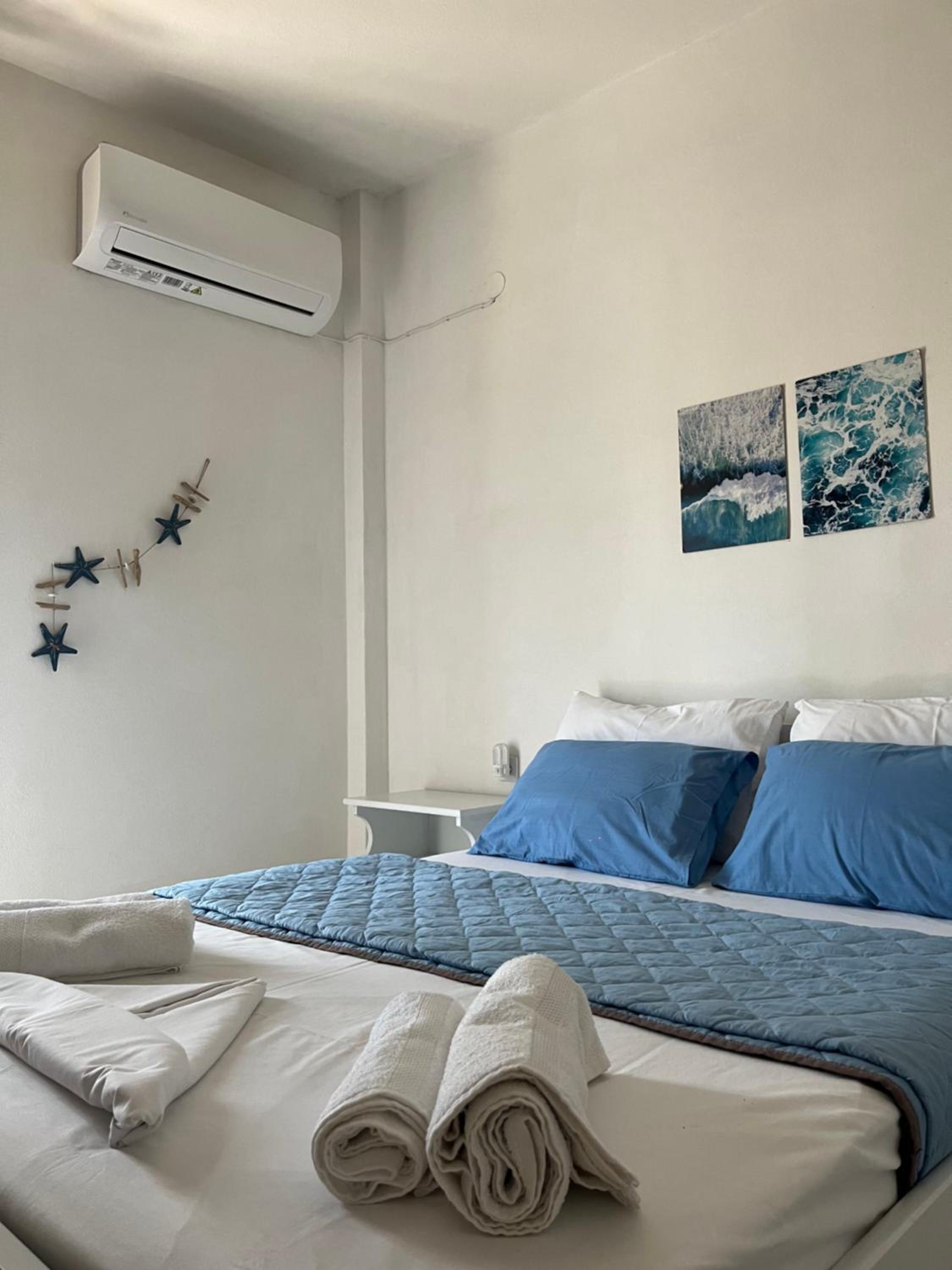 Eleneir Large Apartment in Ermoupoli