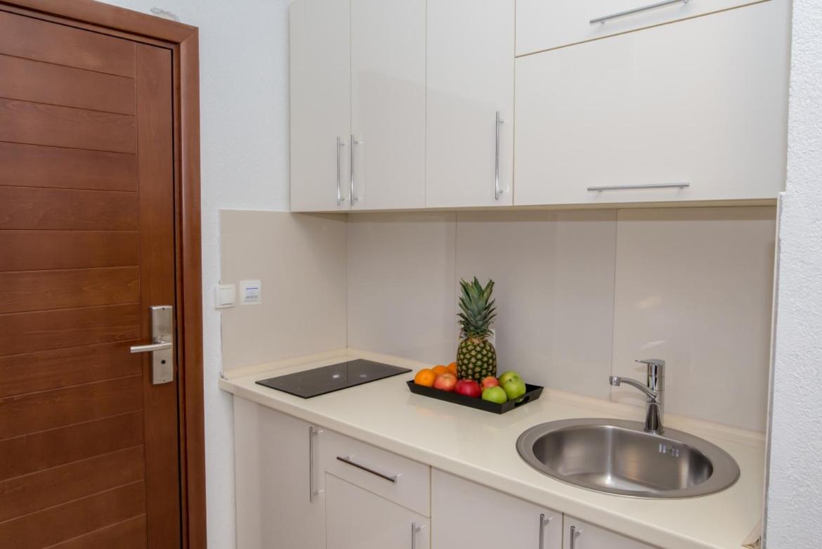 Apartmani Nela Sutomore view 4
