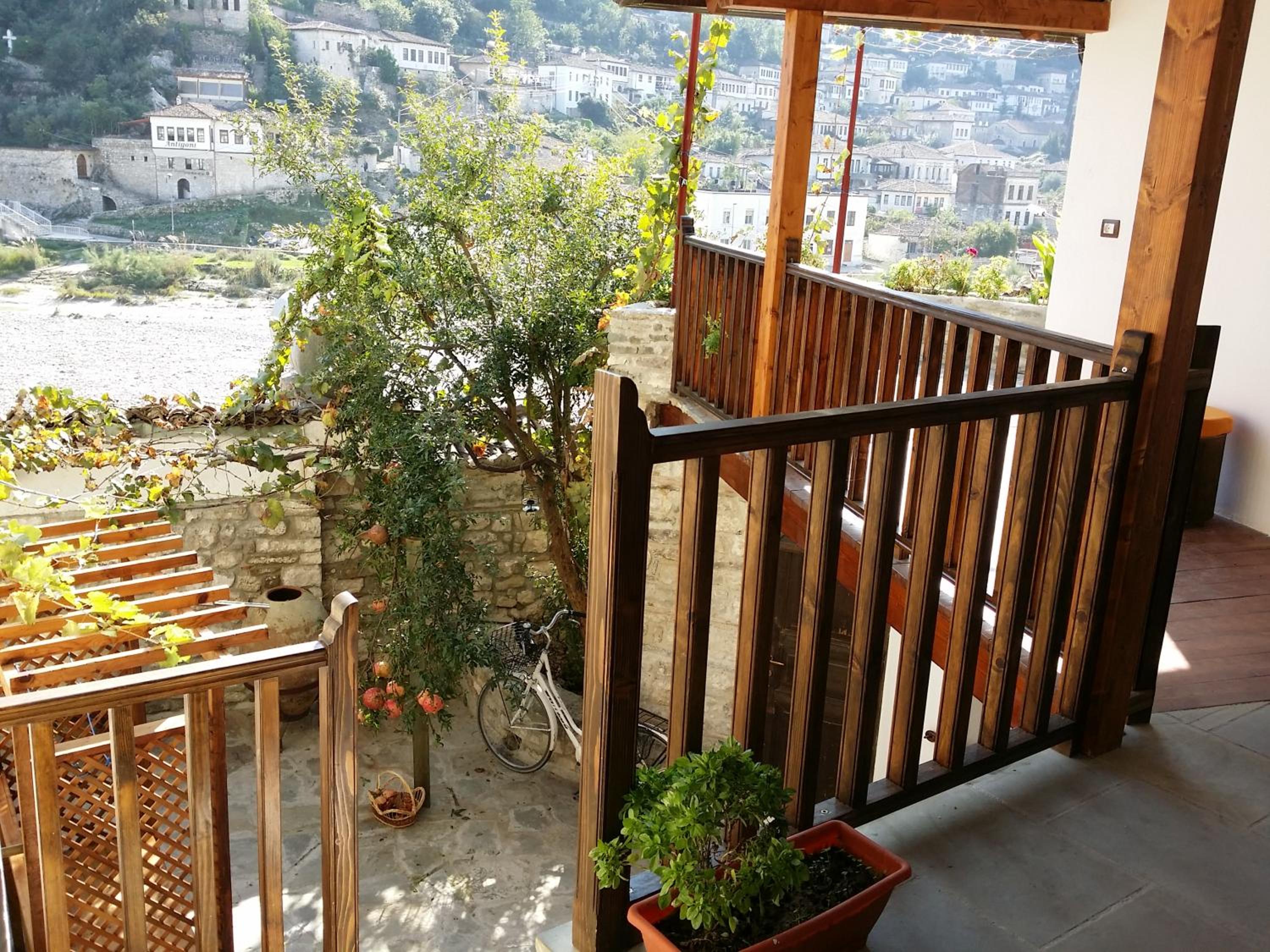 Hostel Mangalem