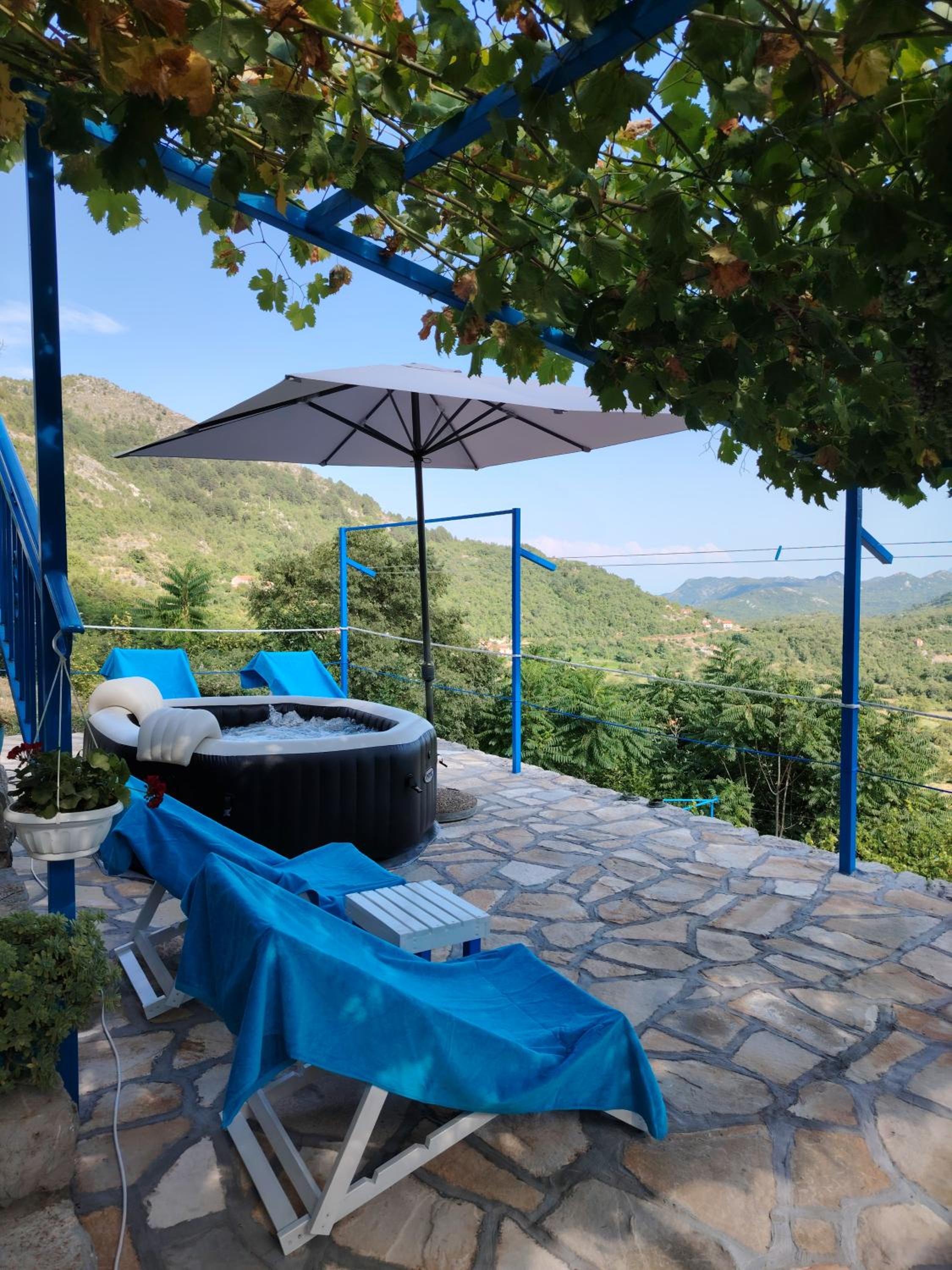 Etno house HAPPY VILLAGE view 2