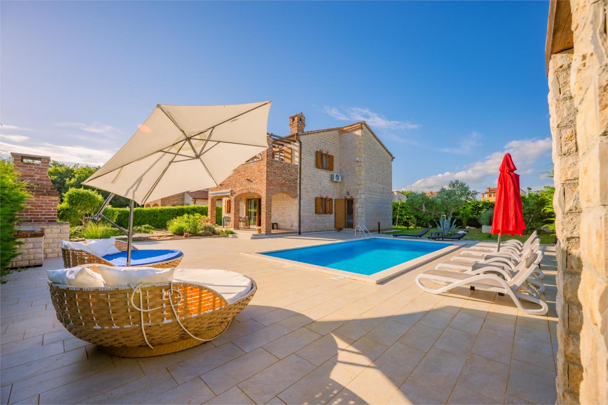 Villa Sonne in Paradis view 2