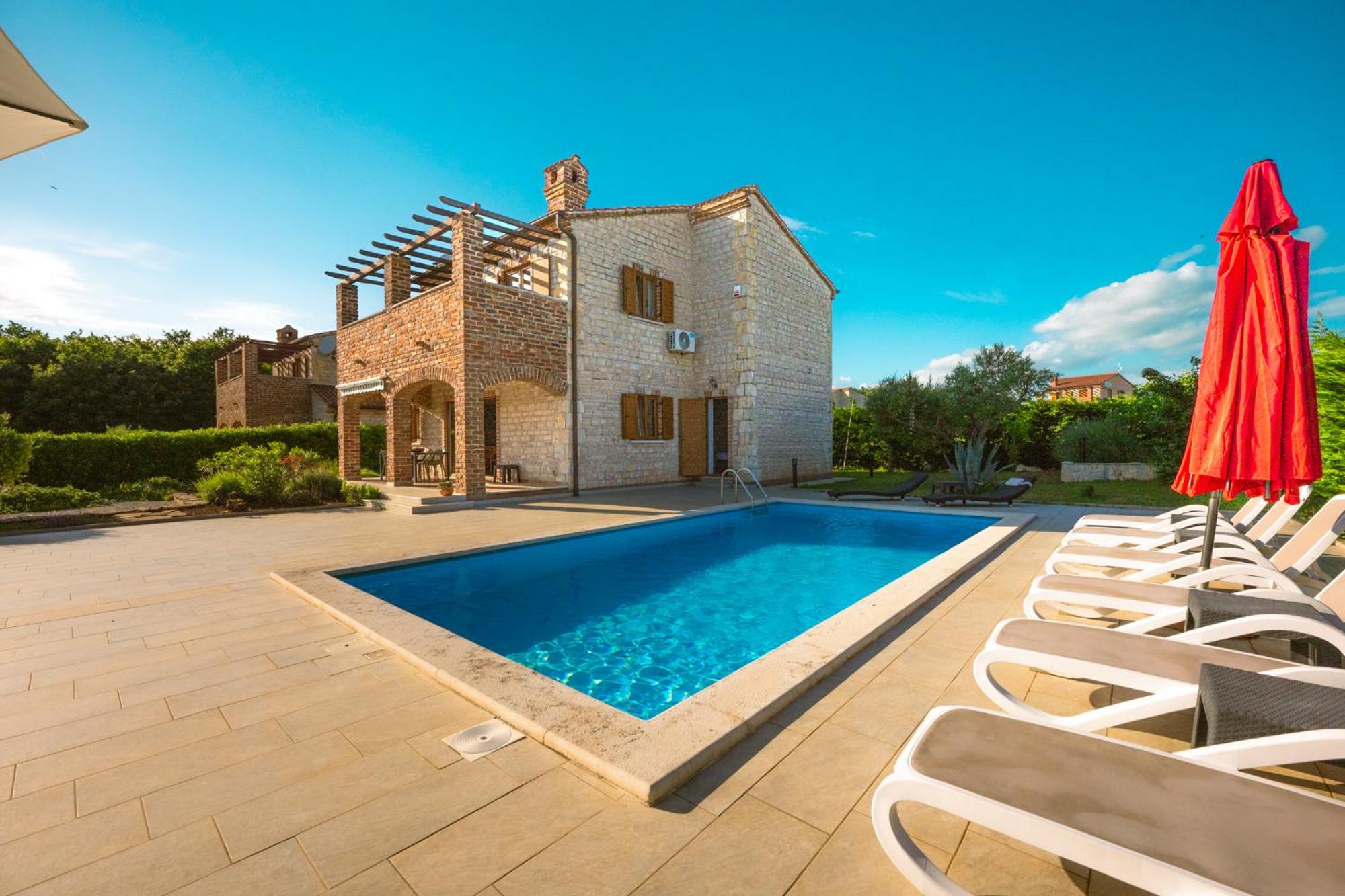 Hotel Villa Sonne in Paradis - Image 1