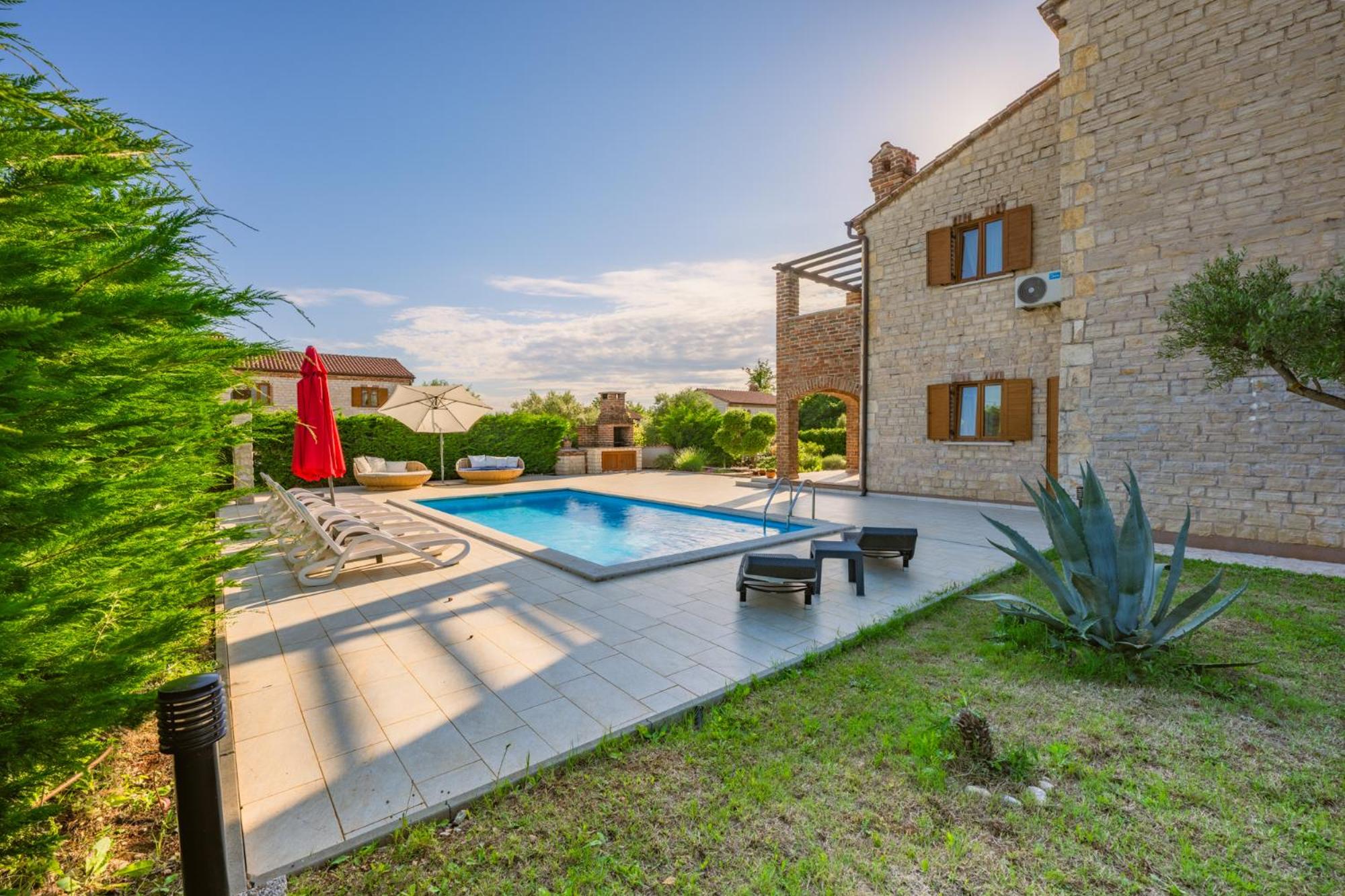 Villa Sonne in Paradis view 3