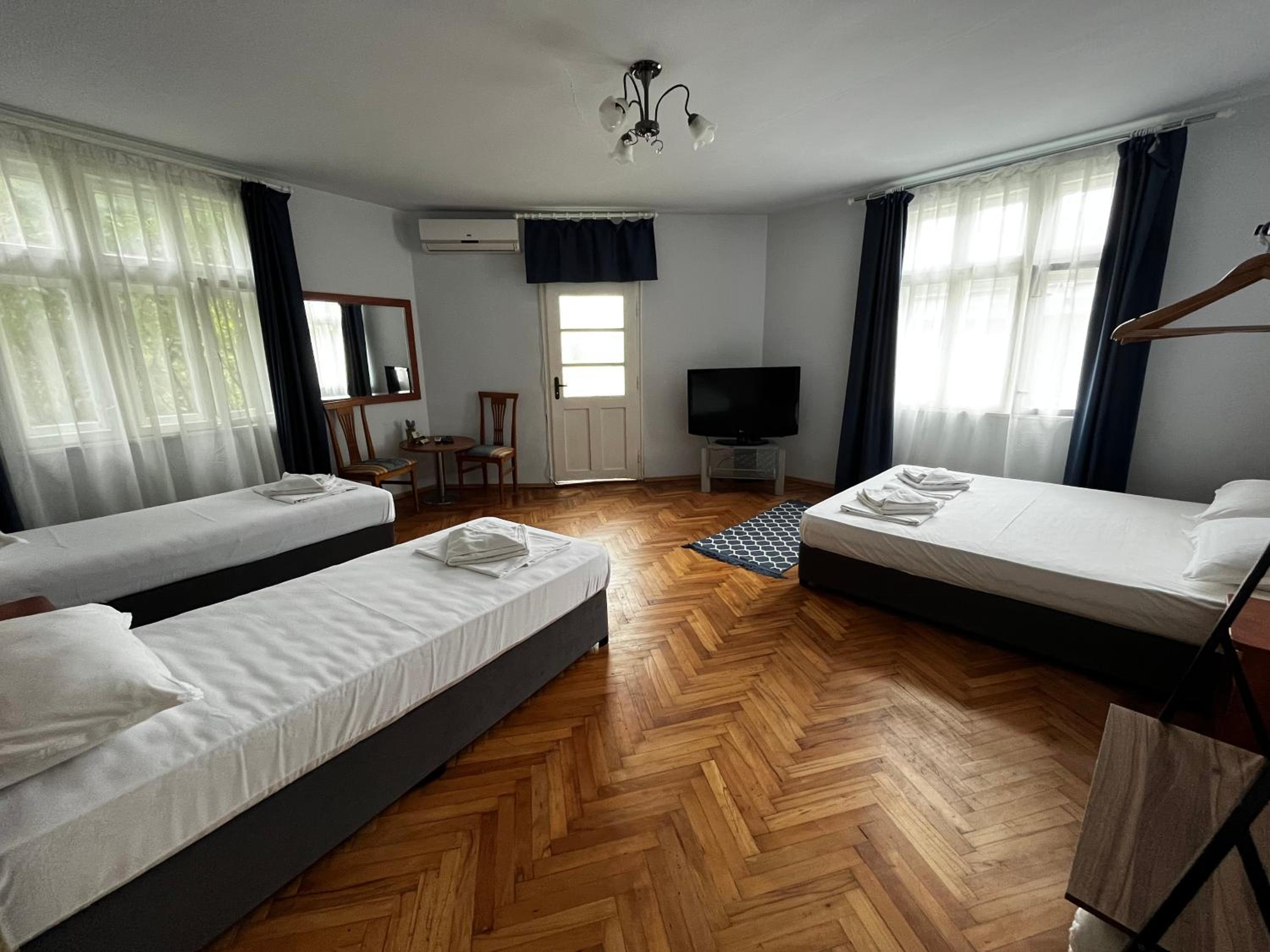 Guest Rooms Donovi