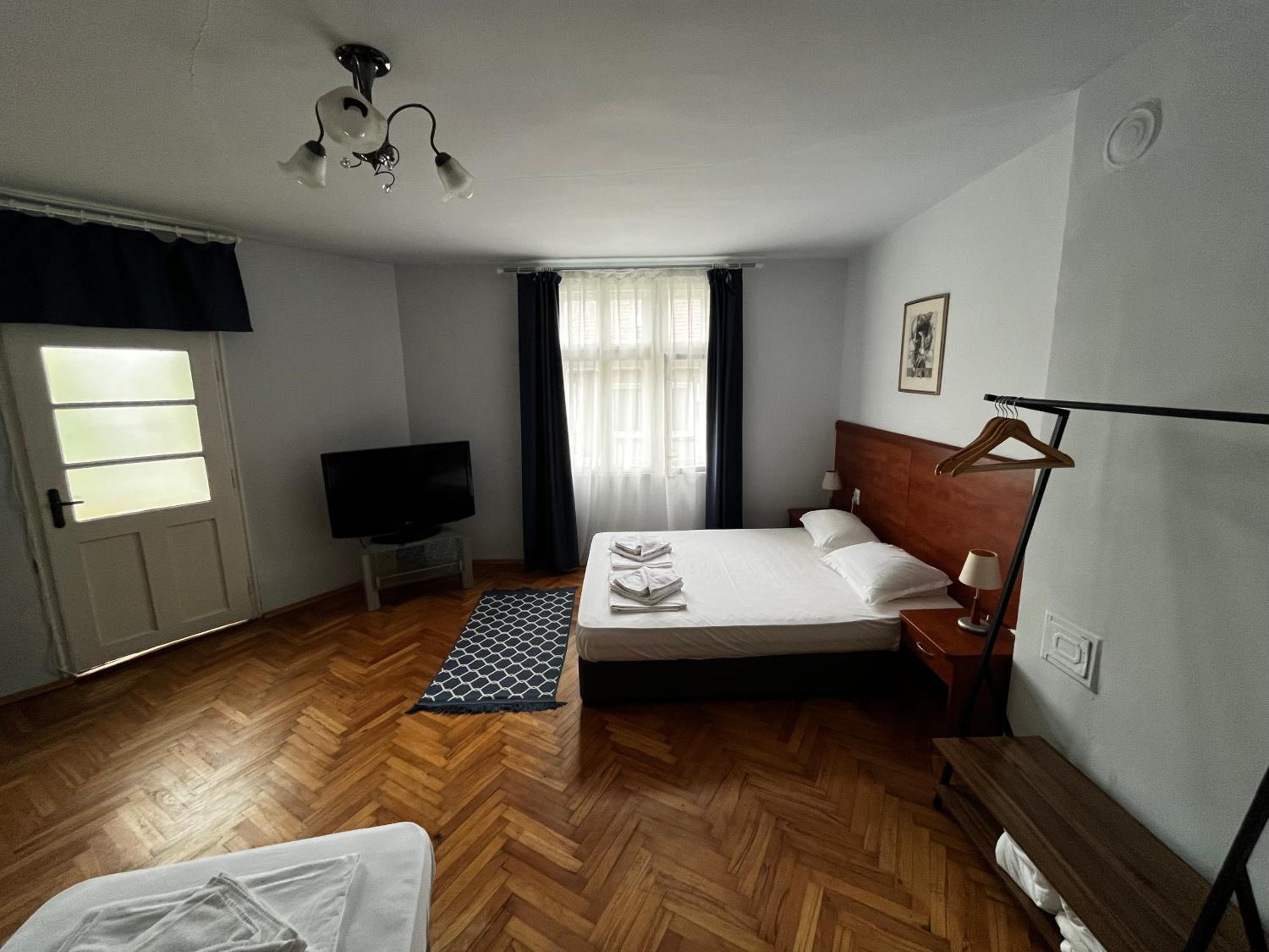 Guest Rooms Donovi