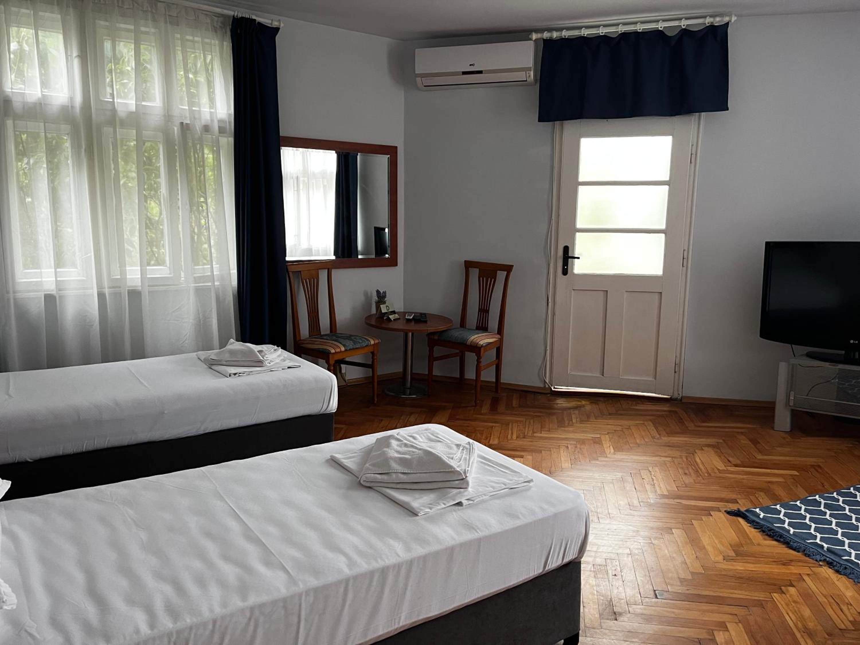 Guest Rooms Donovi