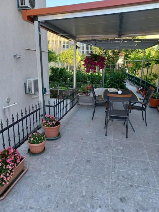 Cozy and nice apartment view 4