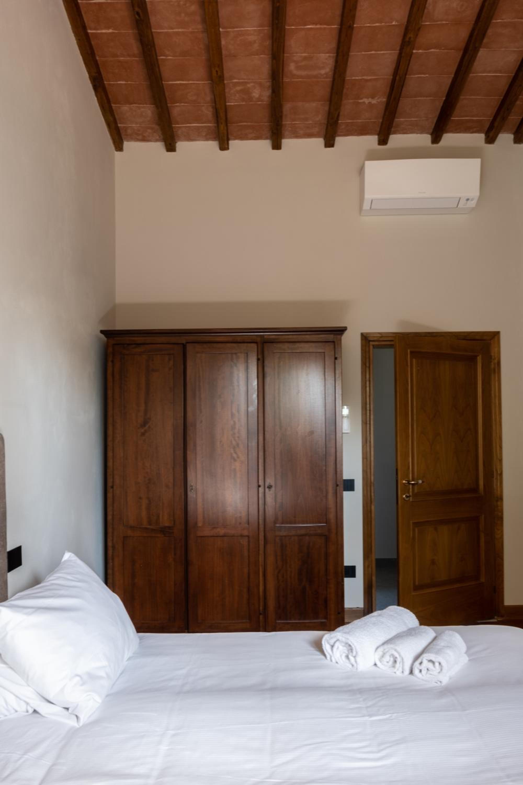 Podere Fignano, holiday home - apartments, renovated 2024