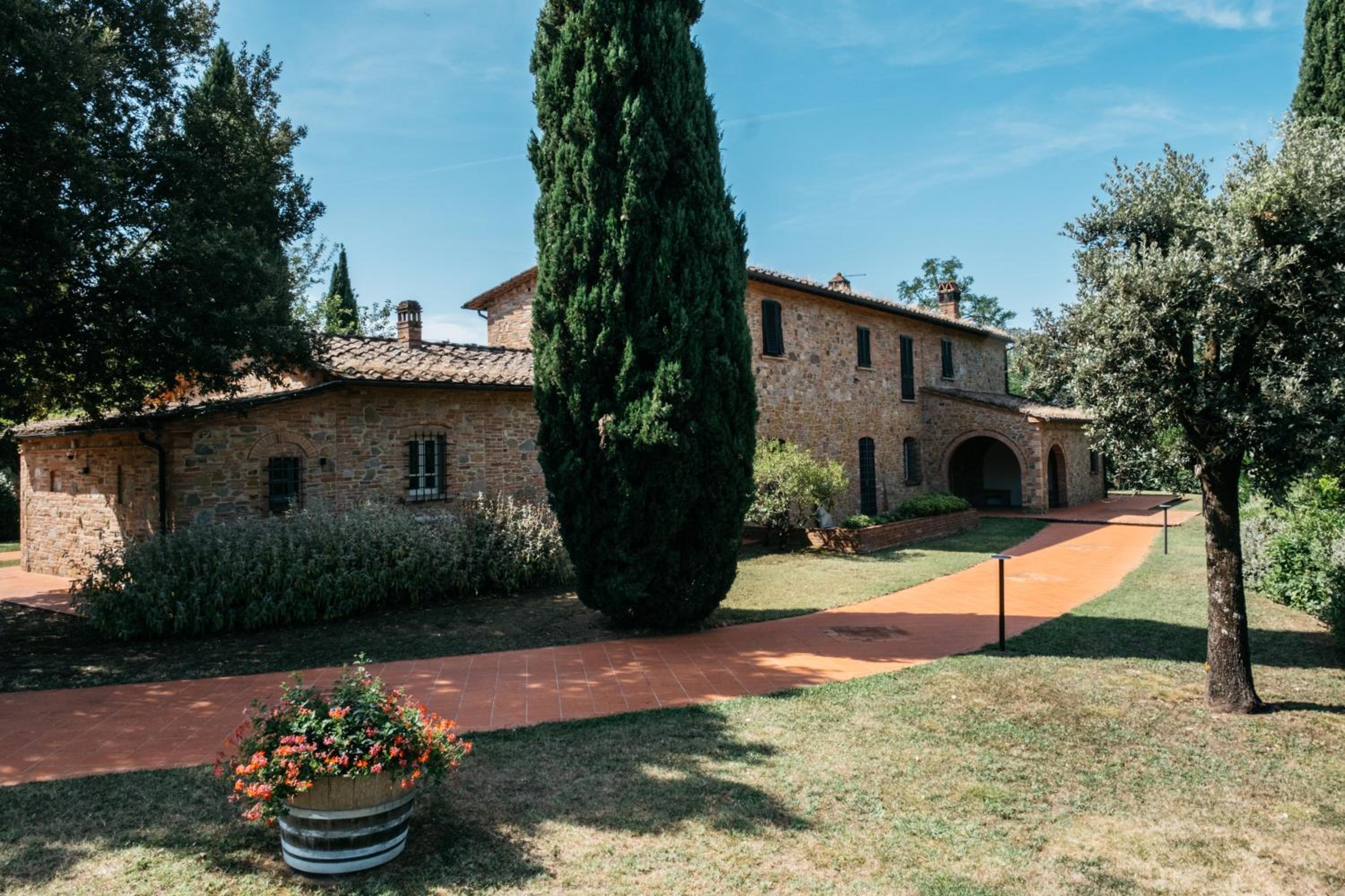Podere Fignano, holiday home - apartments, renovated 2024