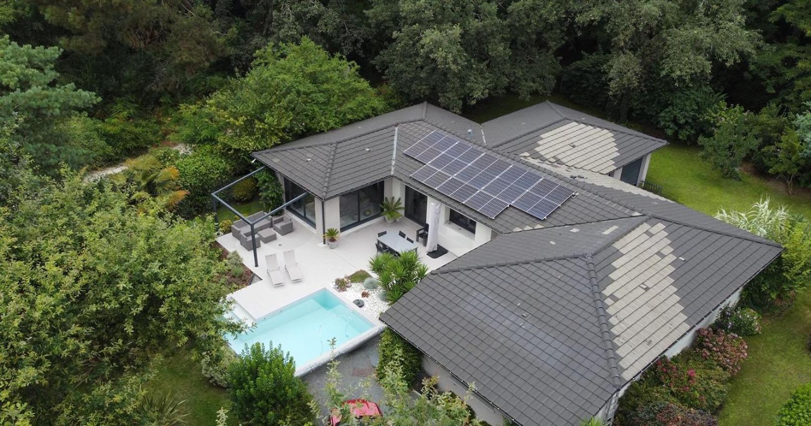 Hotel Villa d'archi. Private pool in a green setting - Image 1
