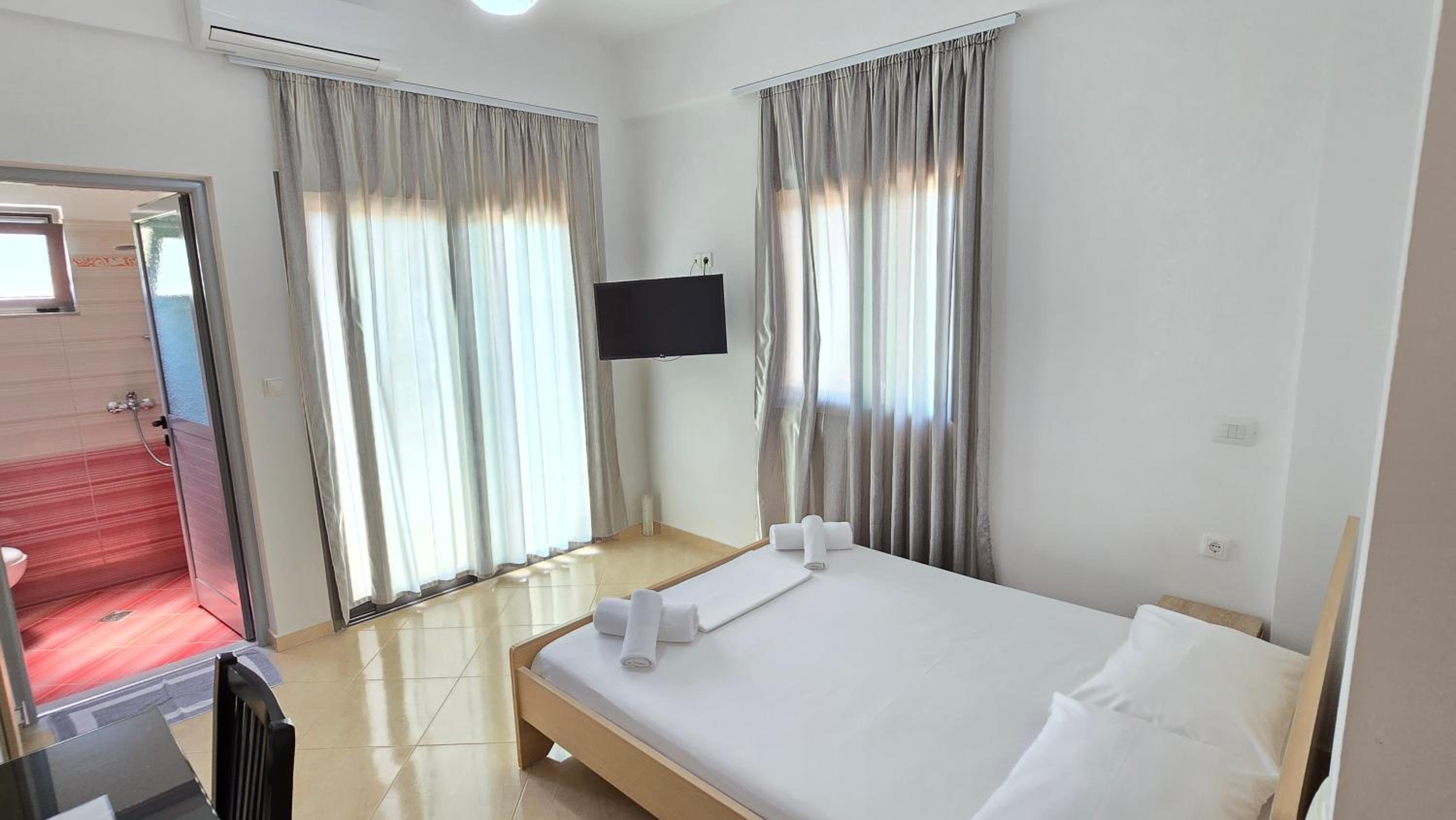 Erjon Apartments
