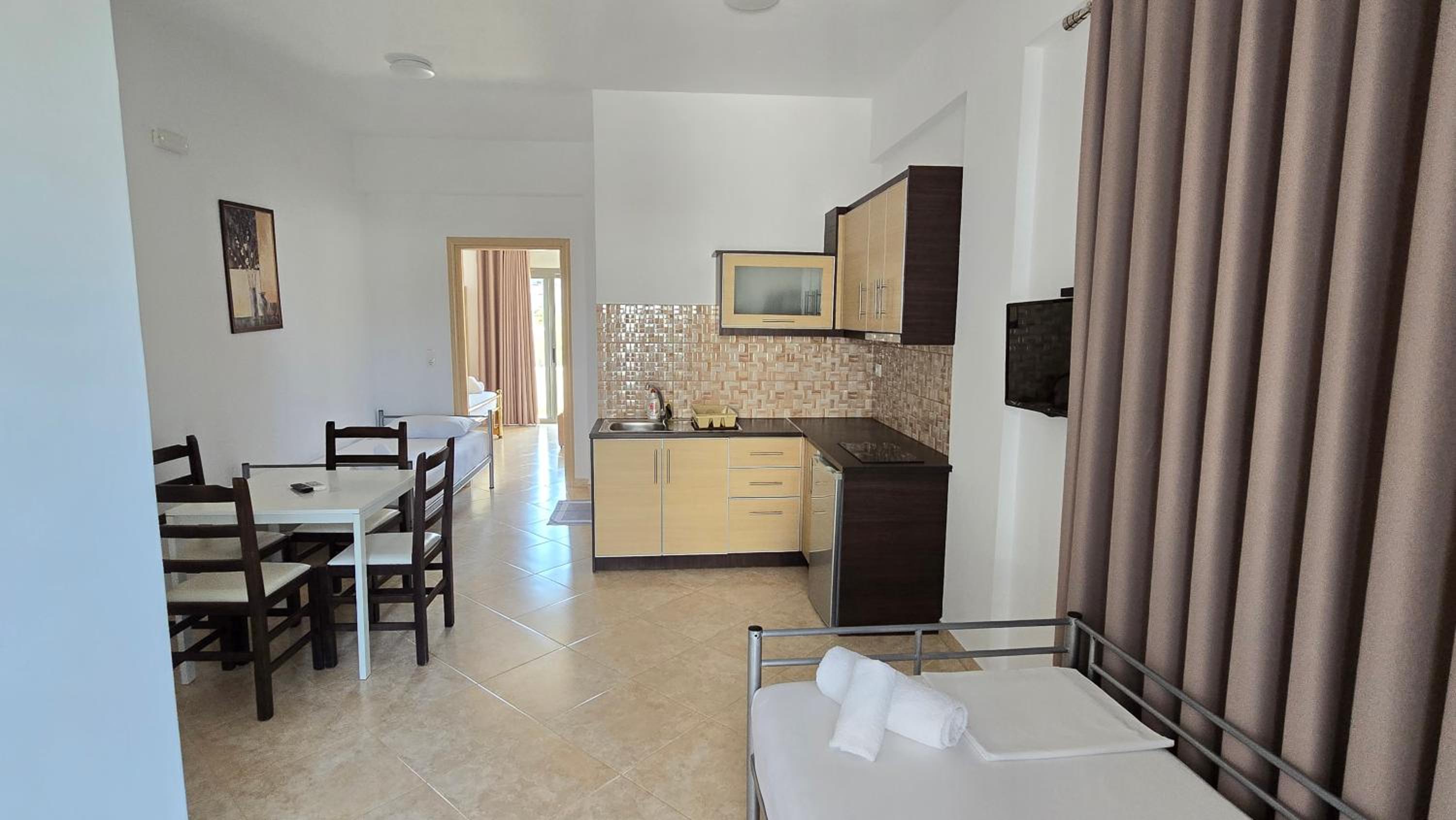 Erjon Apartments