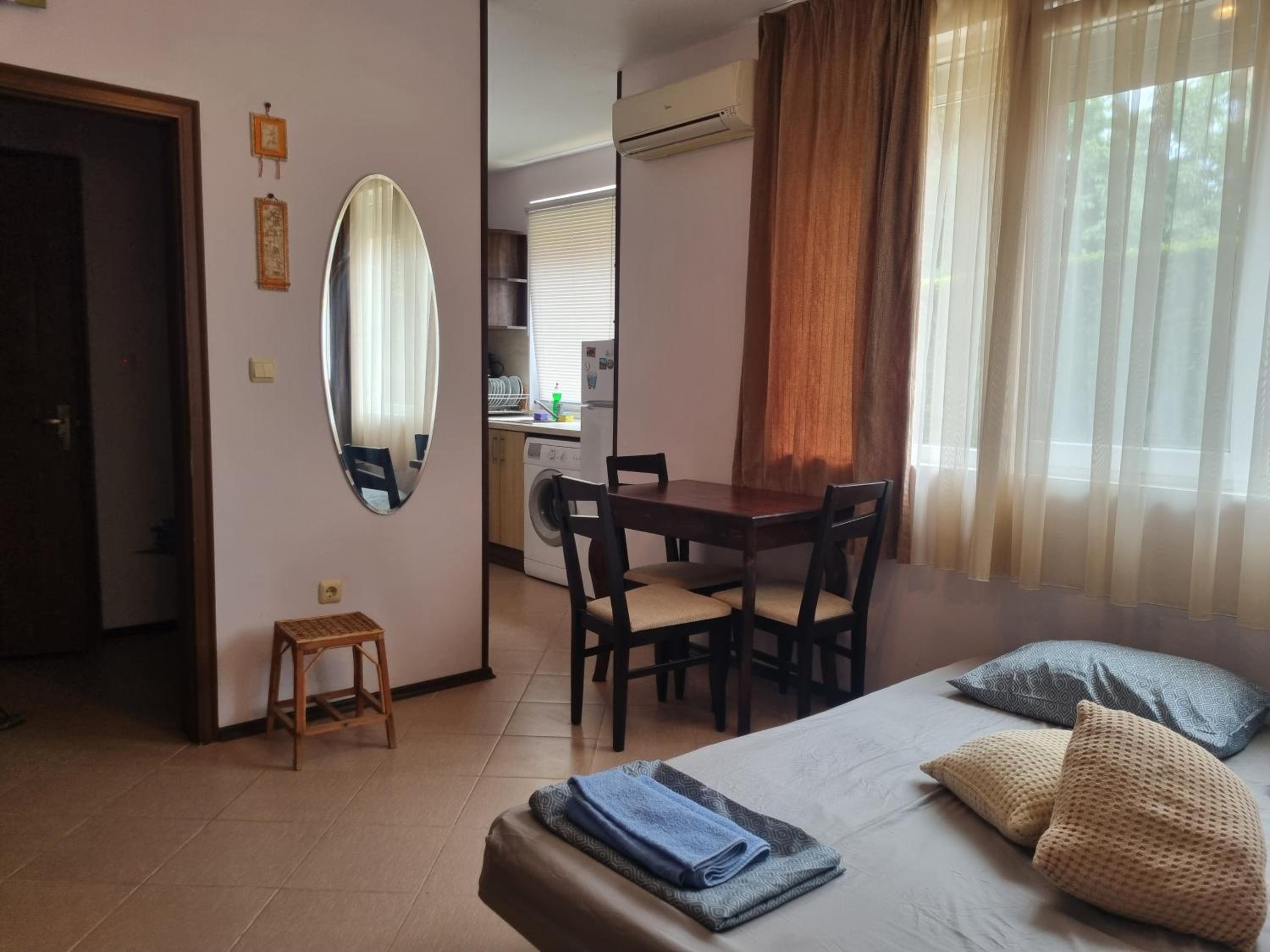 Family Apartment "Sunny House" view 4