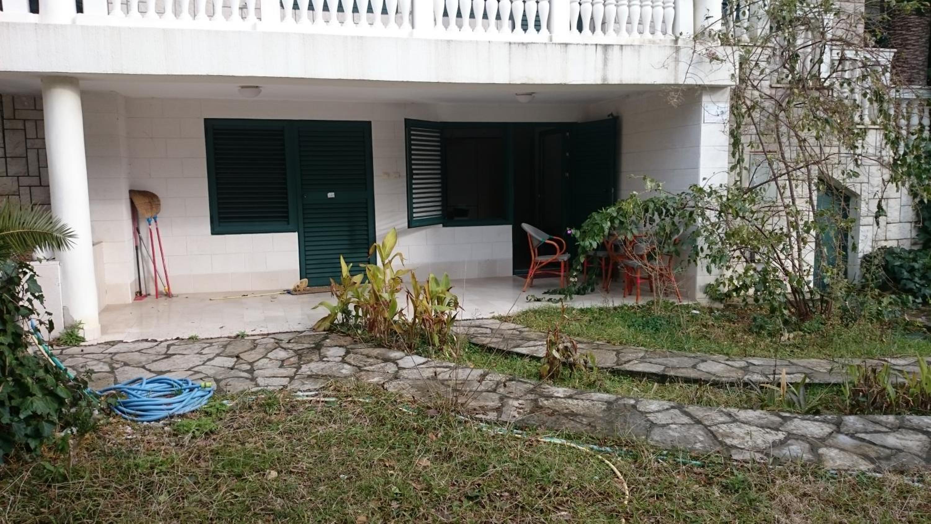 BG Villa, Apartment L