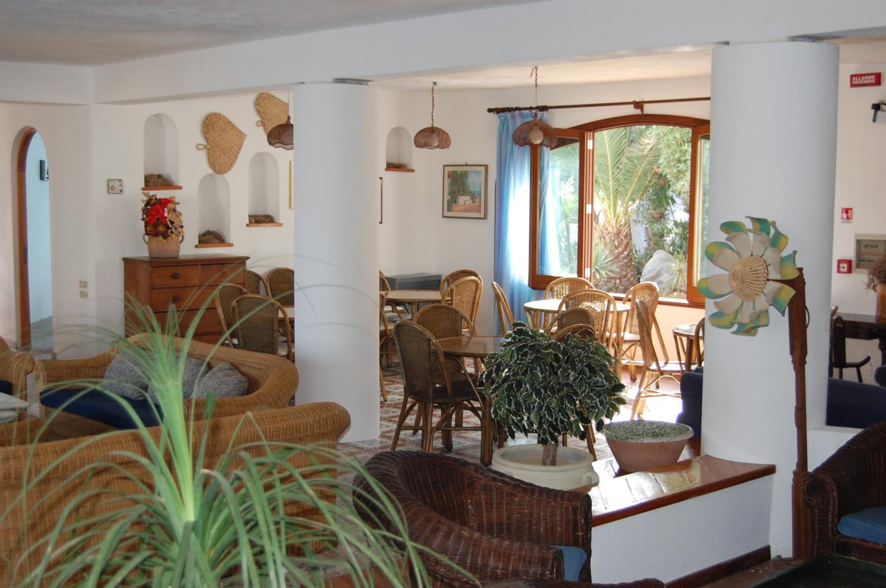 Vulcano Vacations - Hotel Conti - Property Image 2