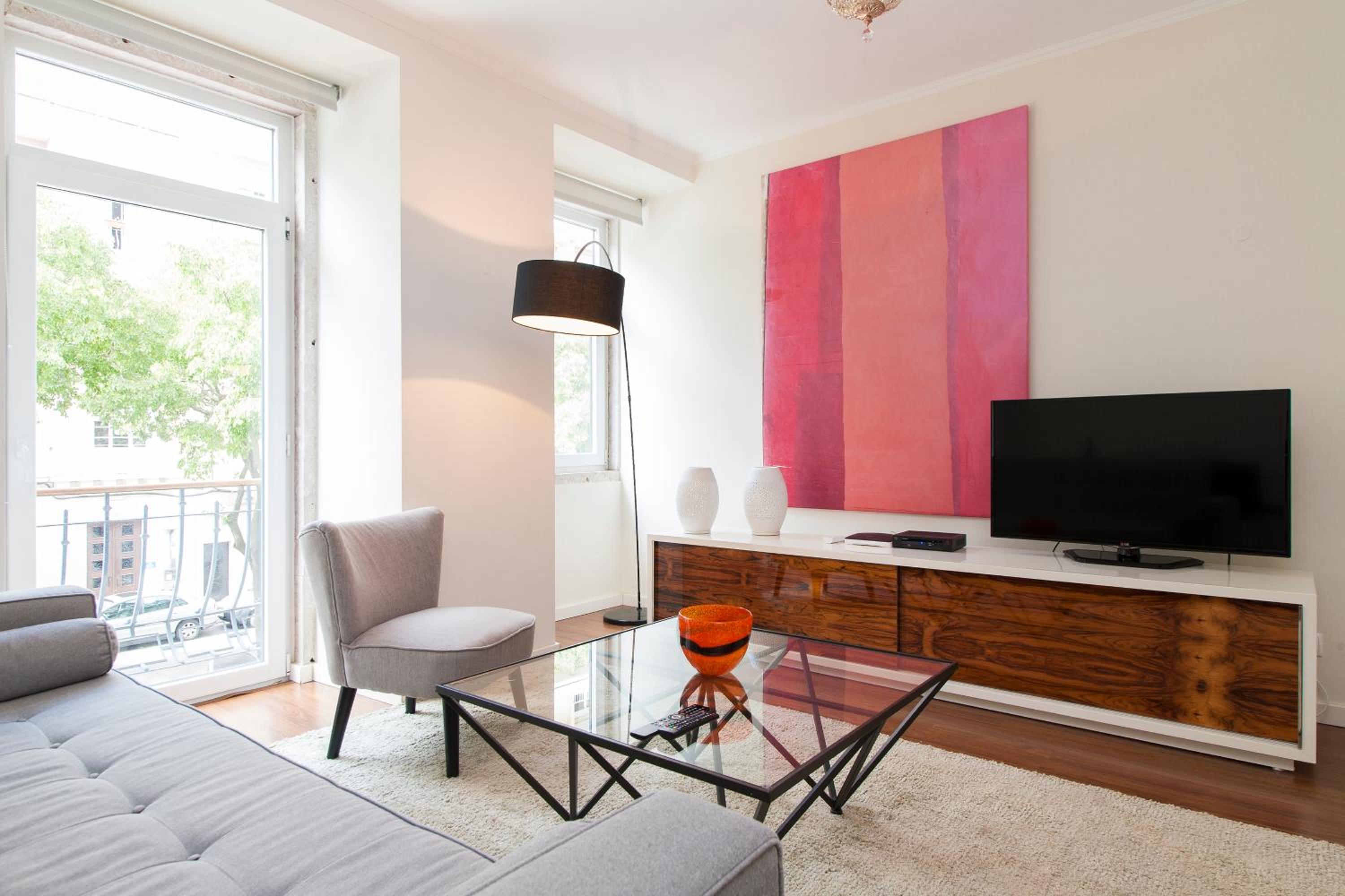 ALTIDO Stunning 3BR Apt with balcony, nearby Saldanha subway & IST