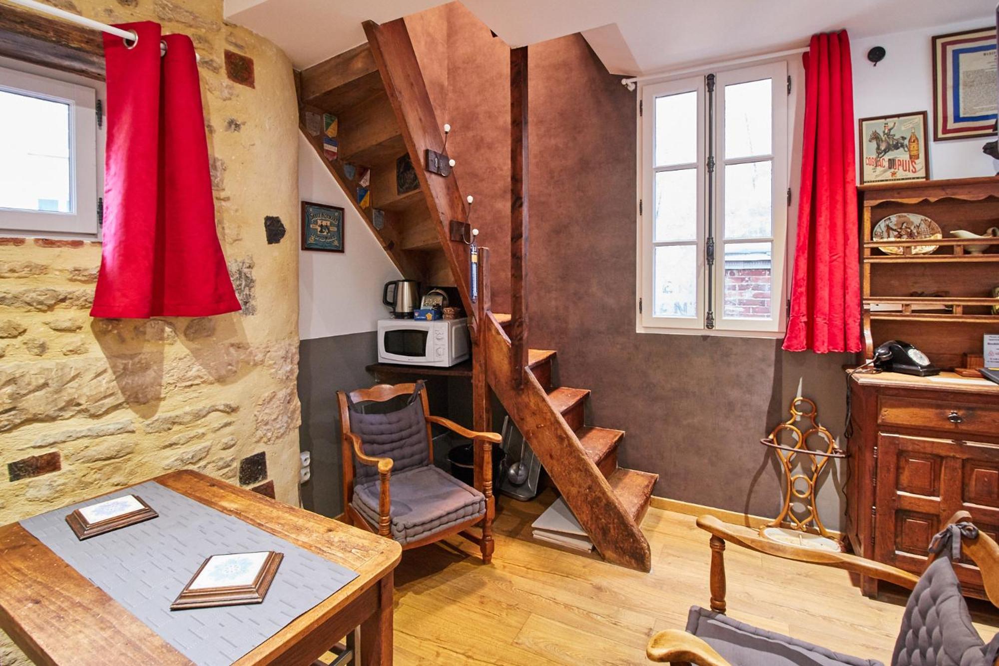 La Plus Petite Maison De France view 5